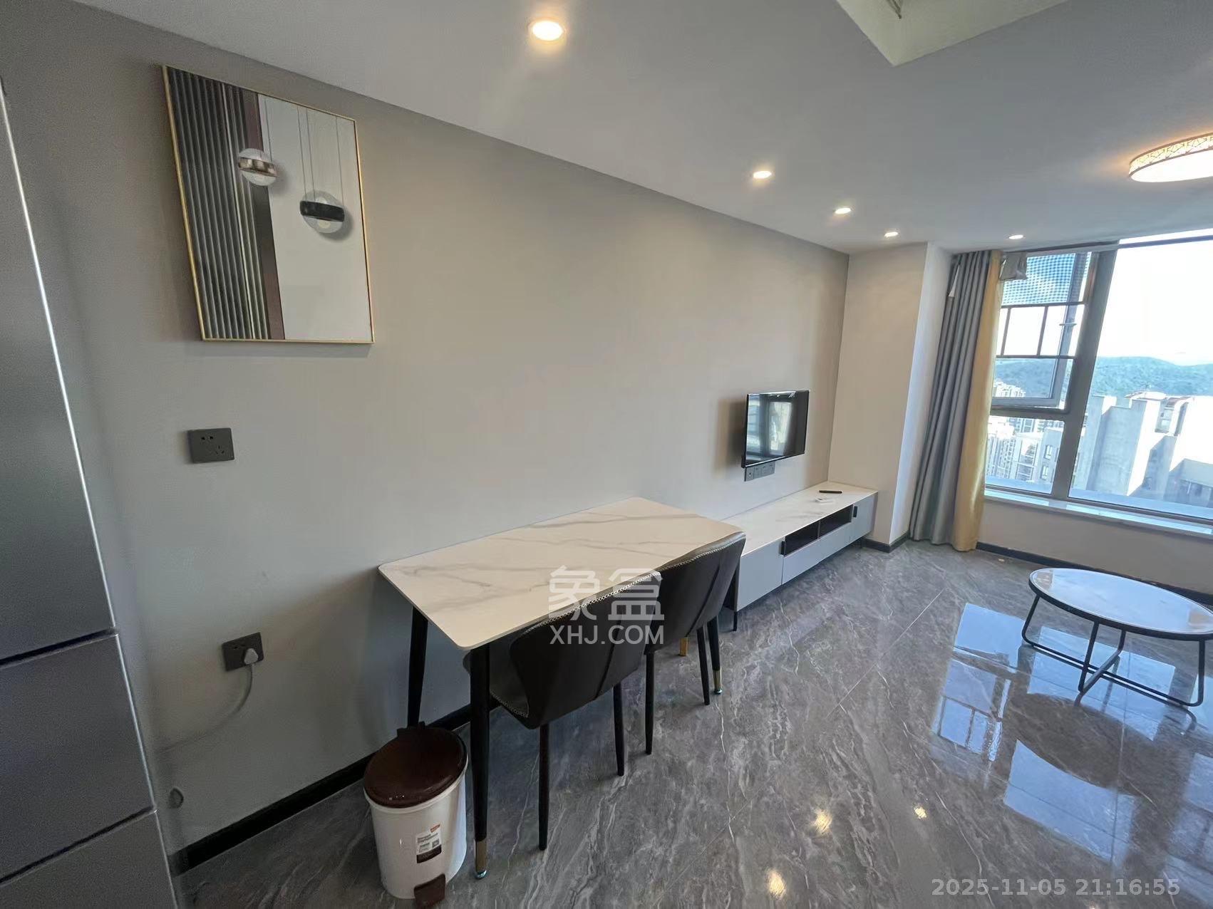 梅溪湖金茂湾 2室2厅1卫 2100.0元/月 梅溪湖金茂湾 2室2厅1卫 2100.0元/月室内图