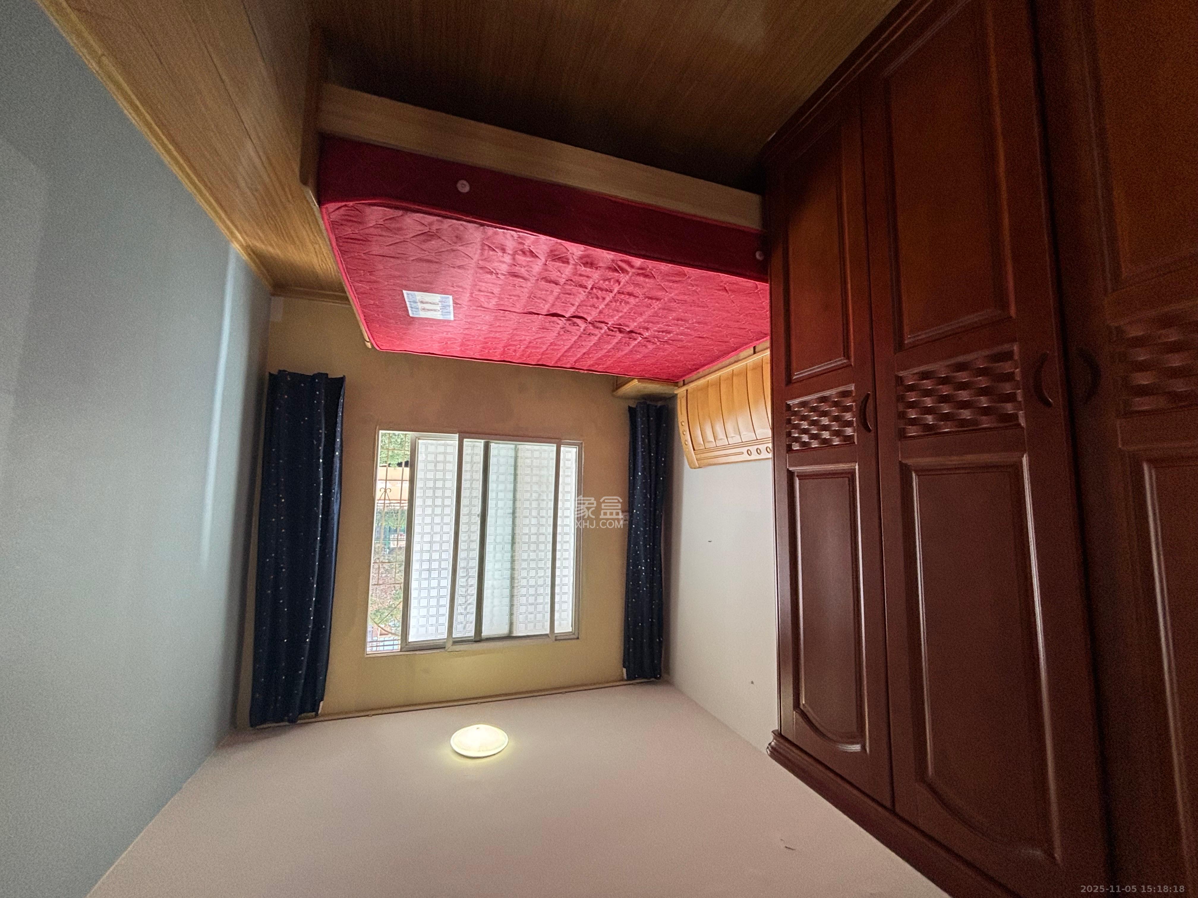 长坡社区  1室1厅1卫    1300.0元/月室内图