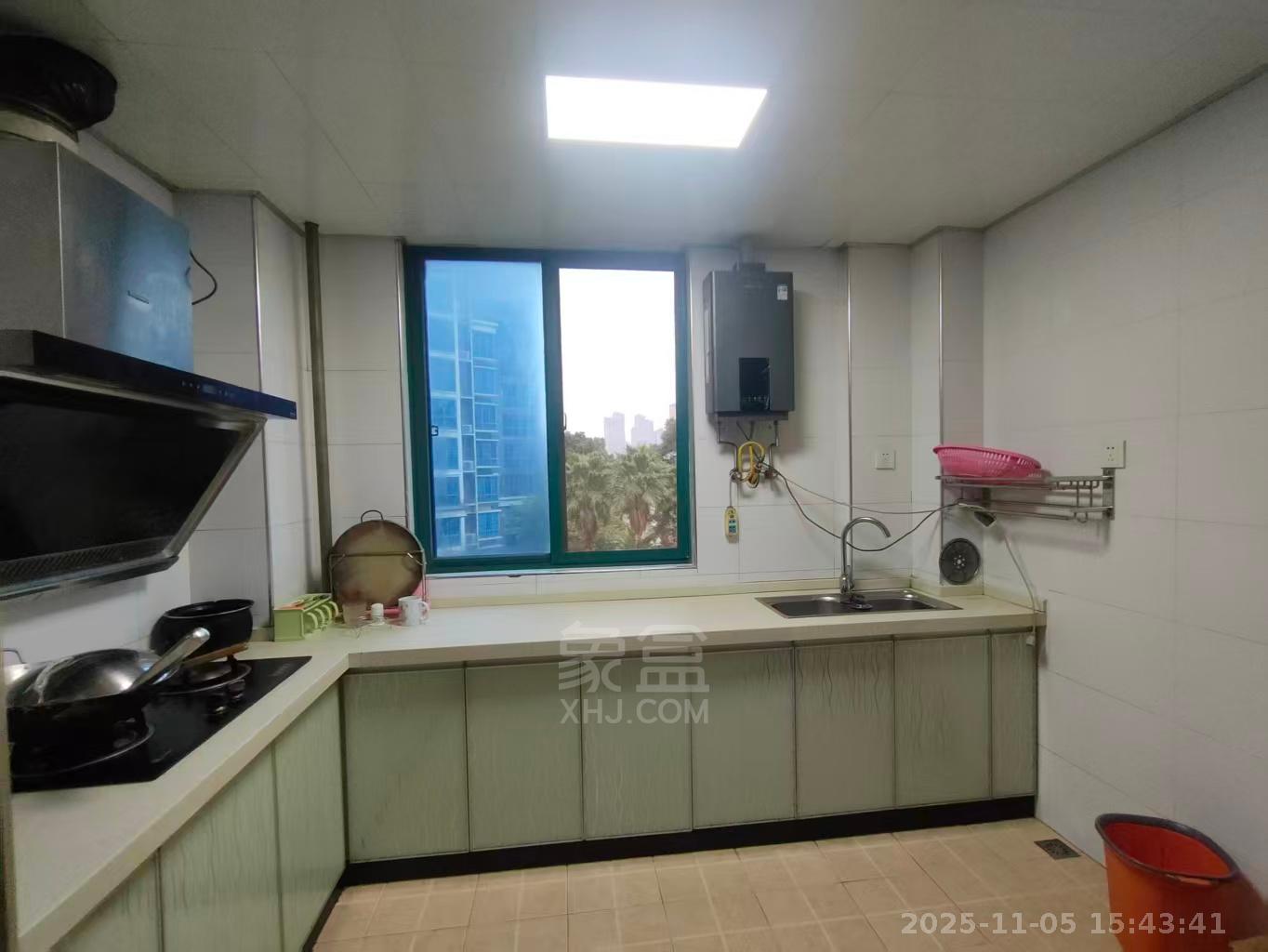 天鹅湖1号  4室2厅2卫    1900.0元/月室内图