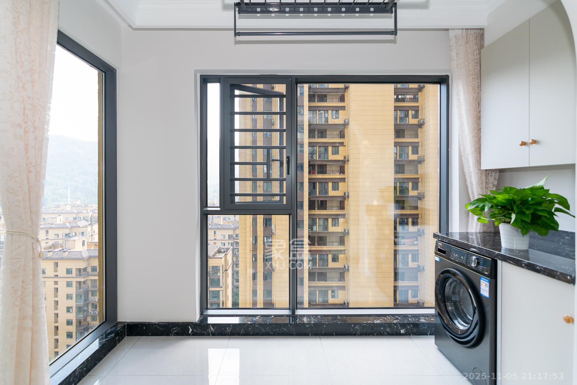 澳海谷山府  4室2厅2卫    99.8万阳台