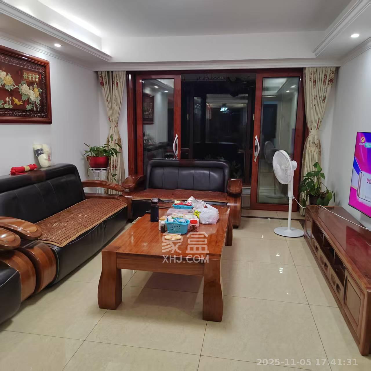 旭辉国际广场(永升商业广场) 4室2厅2卫 5500.0元/月 旭辉国际广场(永升商业广场) 4室2厅2卫 5500.0元/月室内图