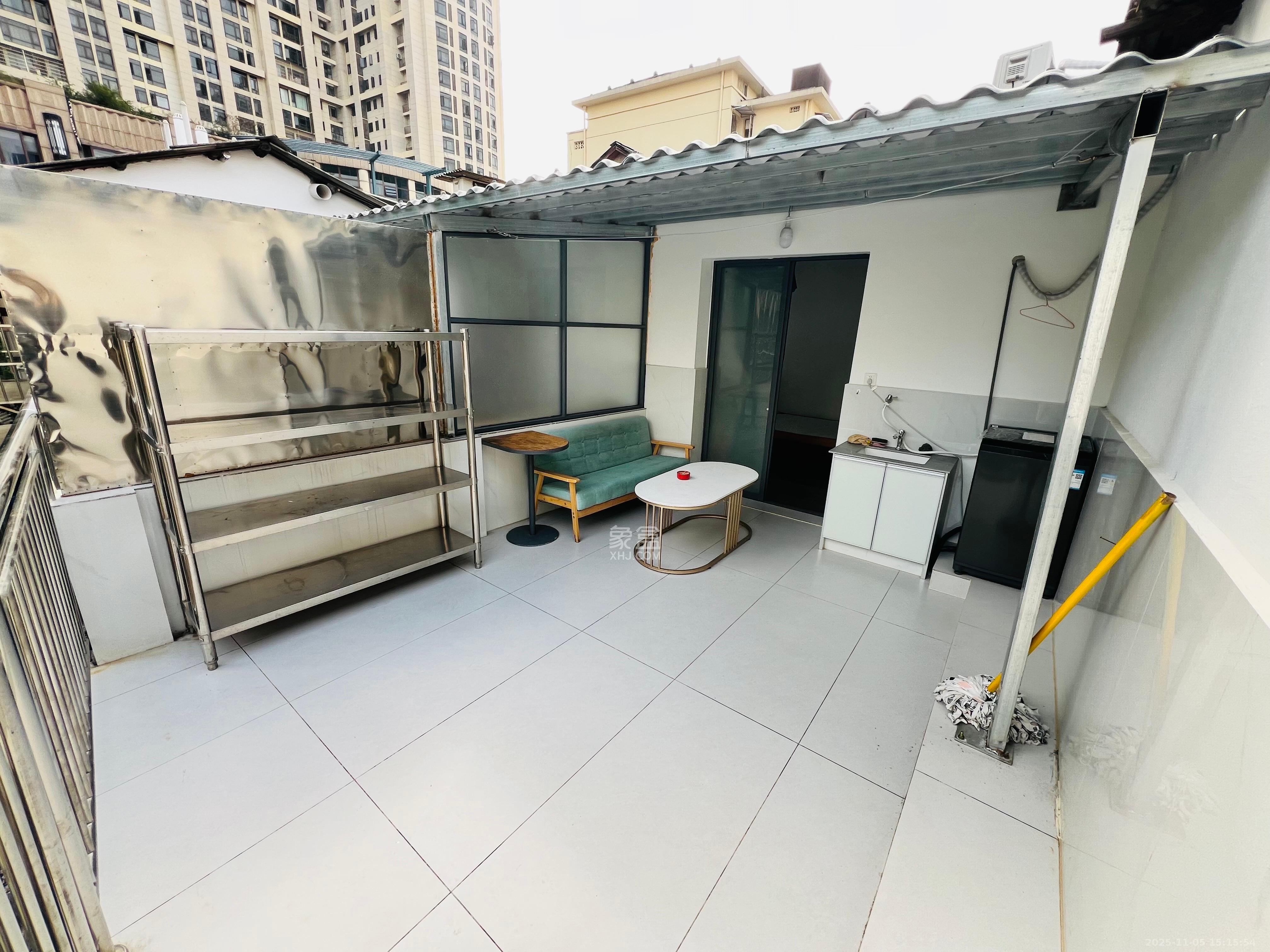 教育街、又一村巷散盘  1室1厅1卫    1800.0元/月