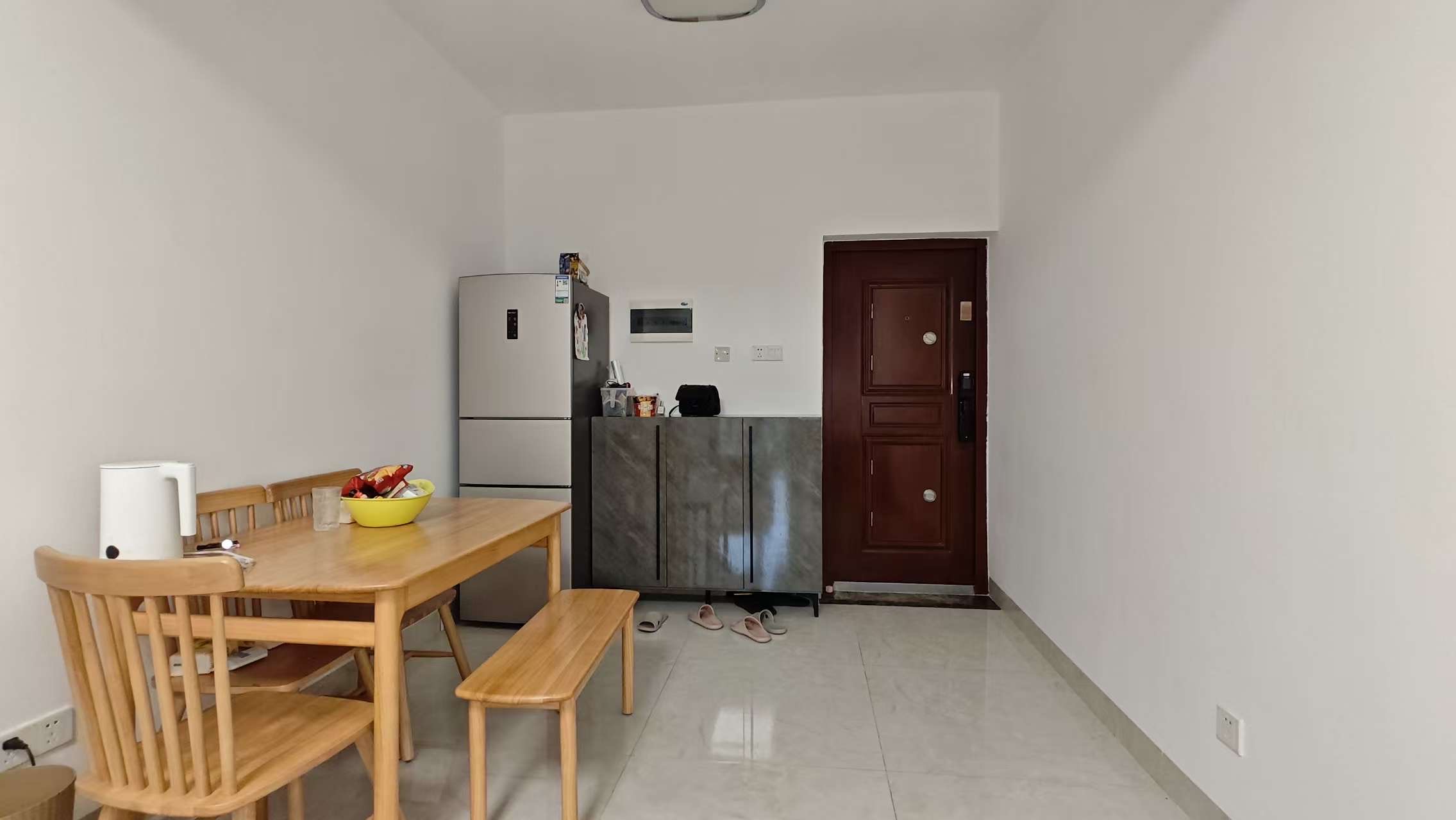 江海郡 2室1厅1卫 2500.0元/月 江海郡 2室1厅1卫 2500.0元/月室内图