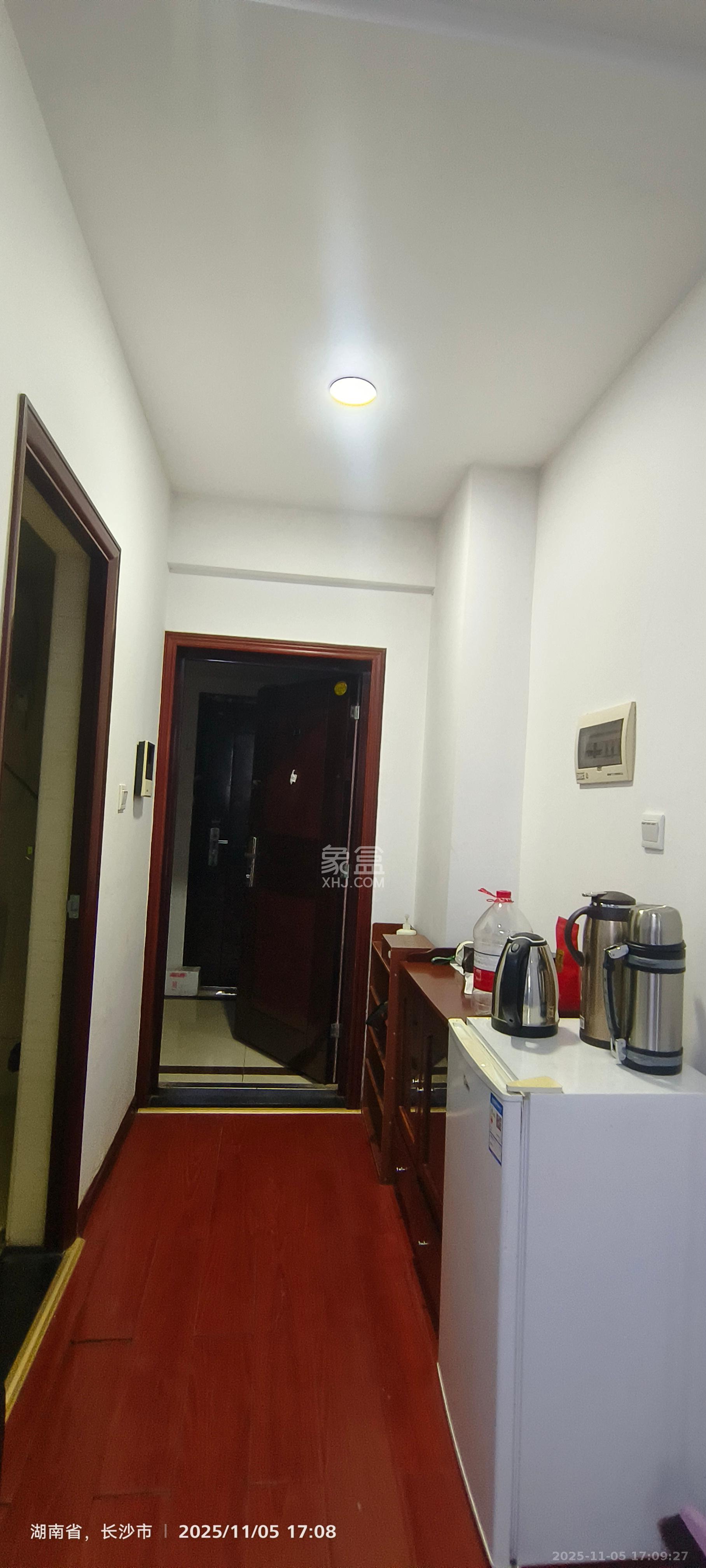 水岸世景 1室1厅1卫 800.0元/月 水岸世景 1室1厅1卫 800.0元/月室内图