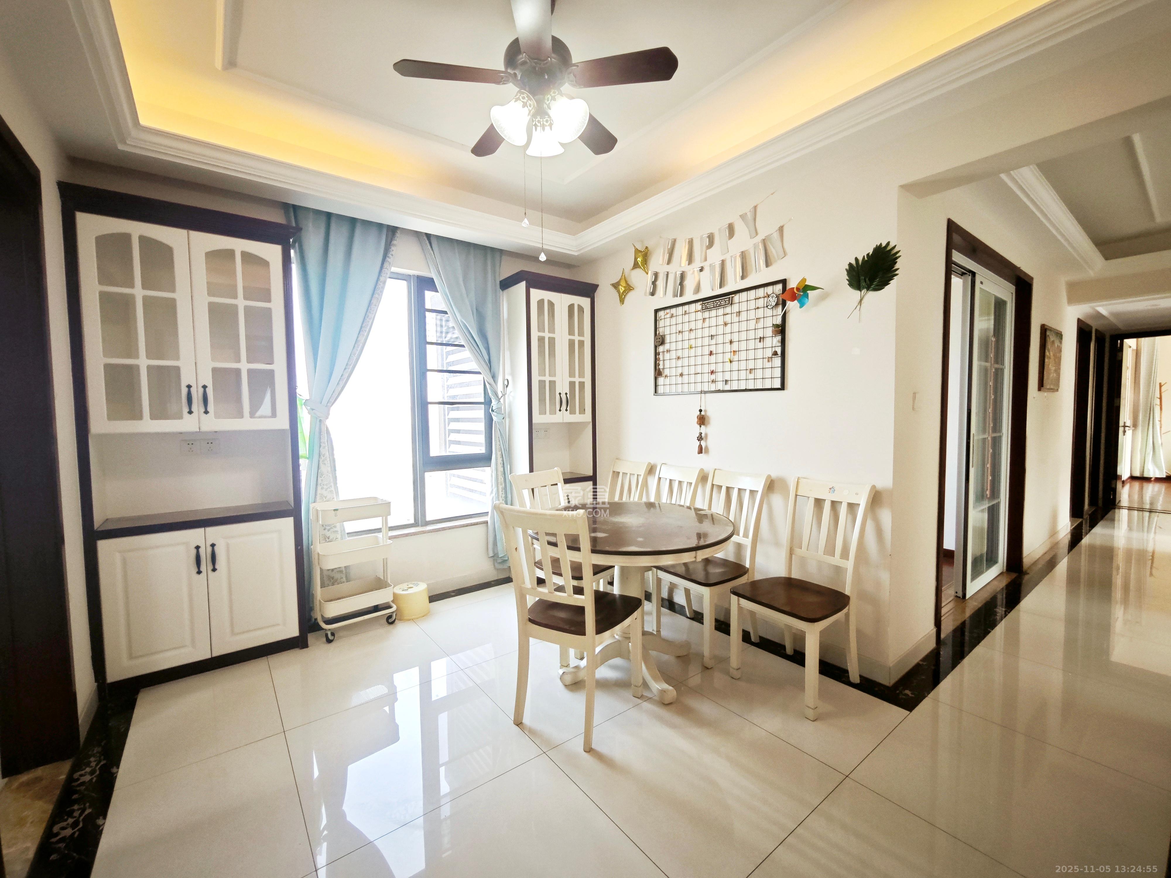 珠江郦城公园1号 4室2厅2卫 3400.0元/月 珠江郦城公园1号 4室2厅2卫 3400.0元/月室内图