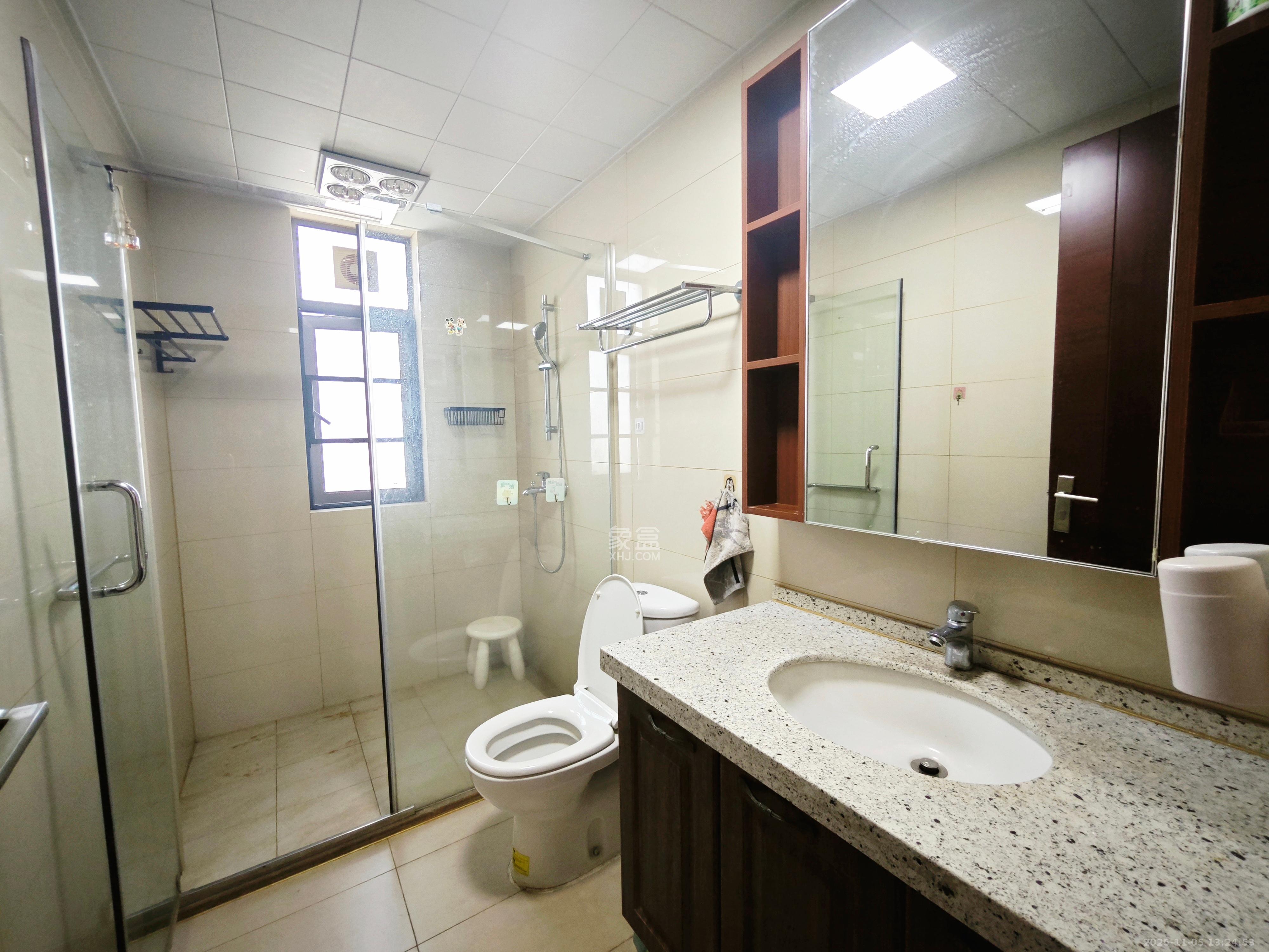 珠江郦城公园1号 4室2厅2卫 3400.0元/月 珠江郦城公园1号 4室2厅2卫 3400.0元/月室内图