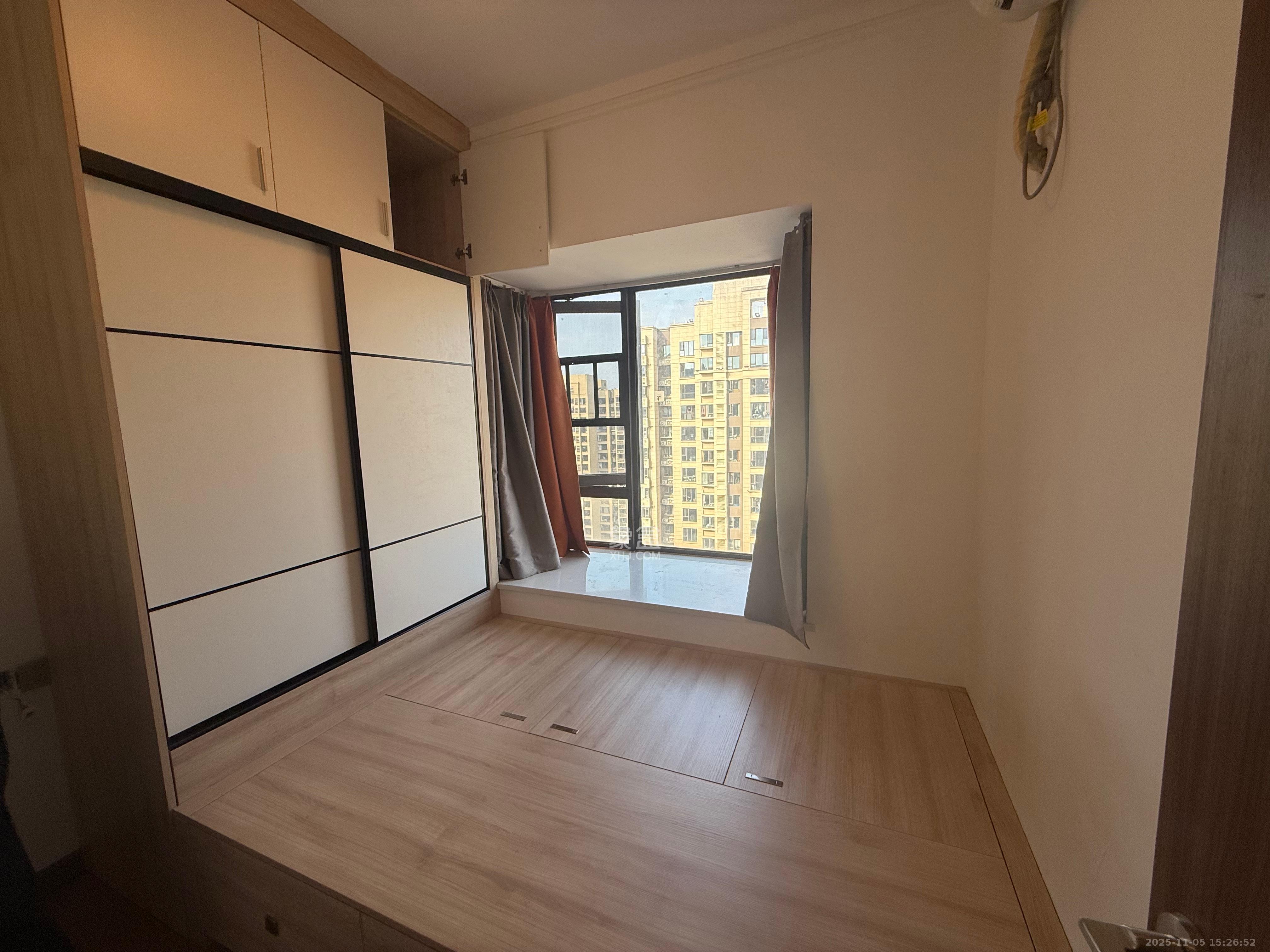 阳光城尚东湾青柠园  3室2厅2卫    2500.0元/月室内图