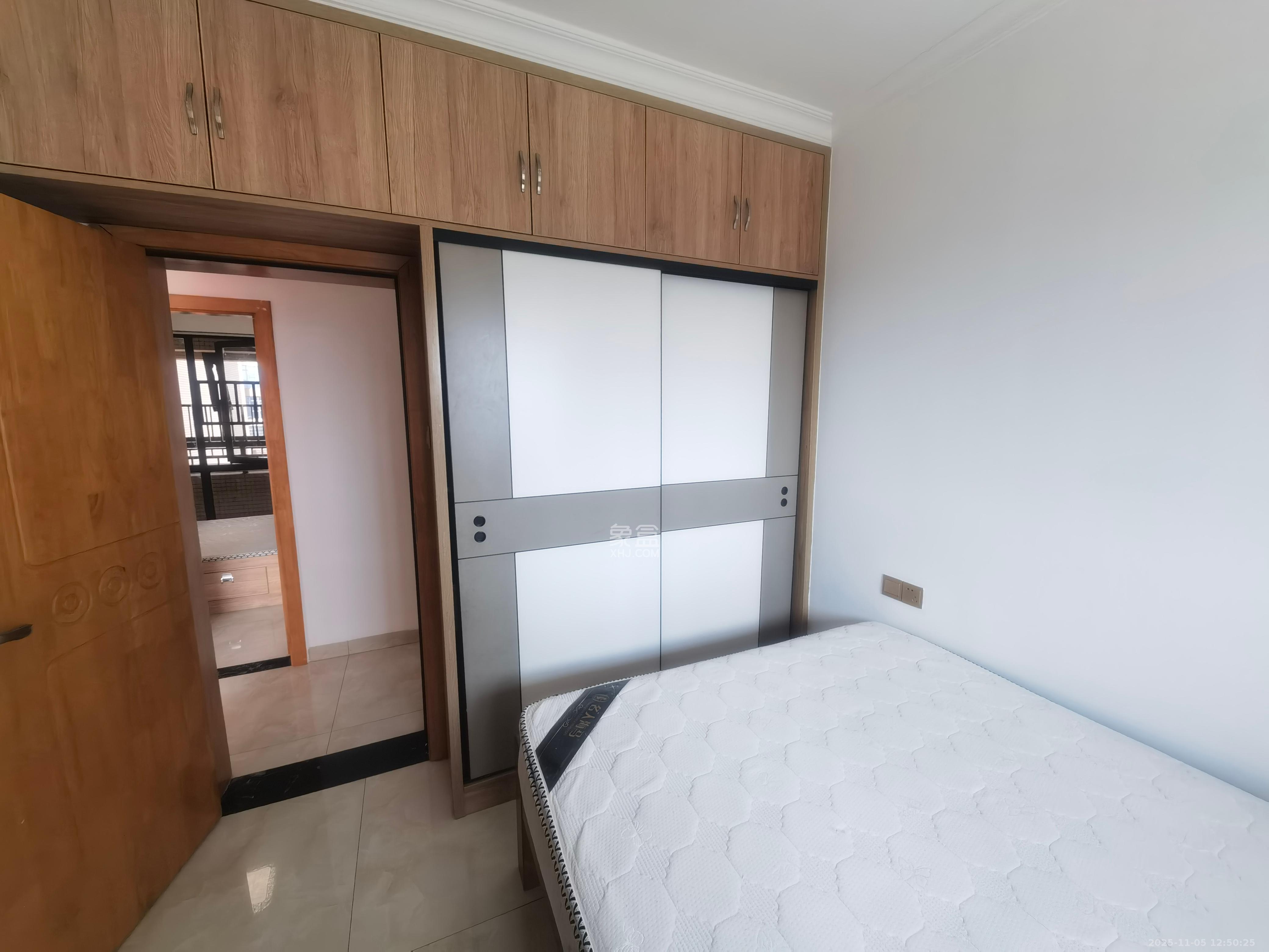 叠彩兰亭  3室2厅2卫    2500.0元/月室内图