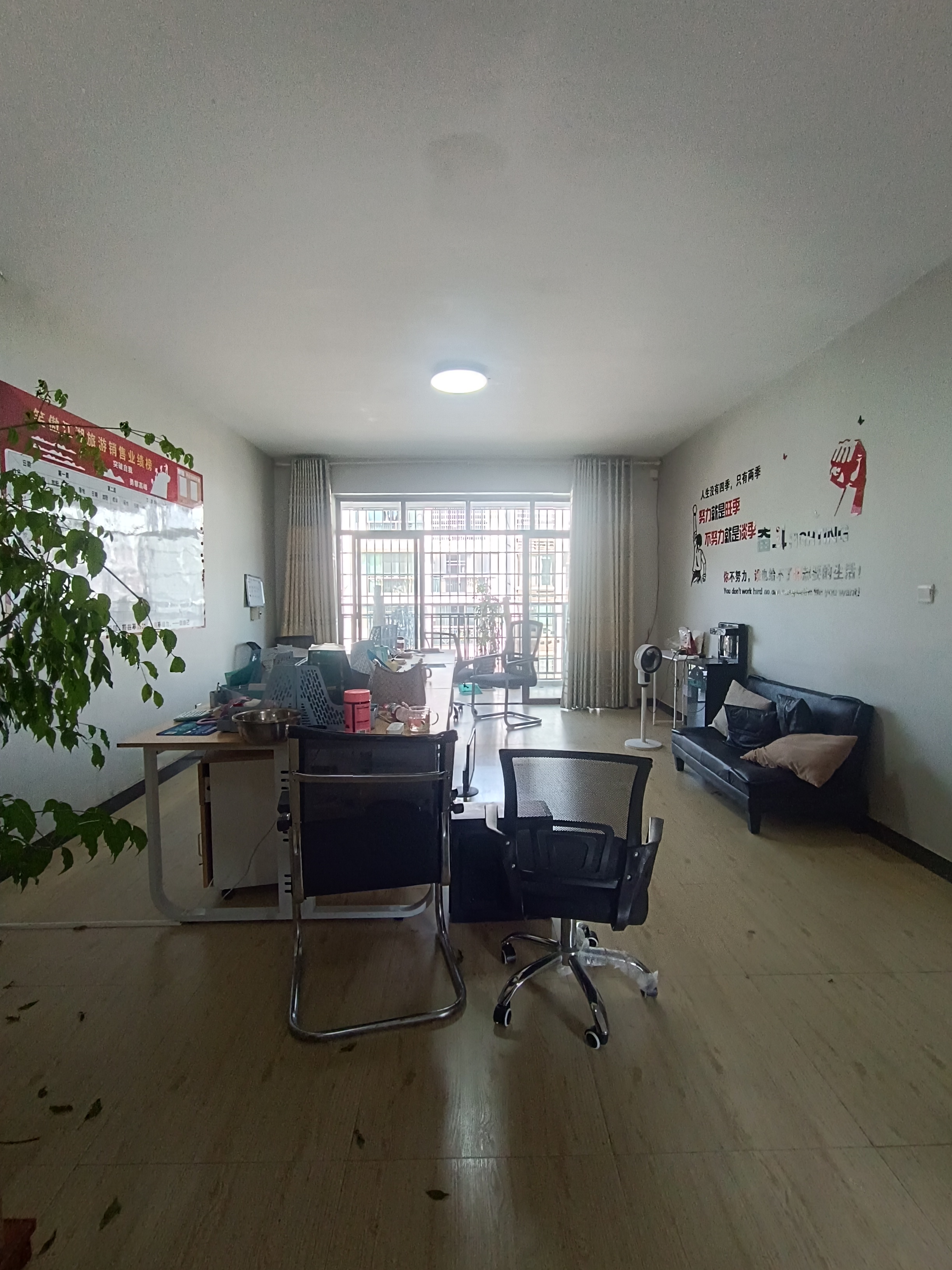 鸿泰冶金雅苑 3室2厅2卫 1800.0元/月 鸿泰冶金雅苑 3室2厅2卫 1800.0元/月室内图