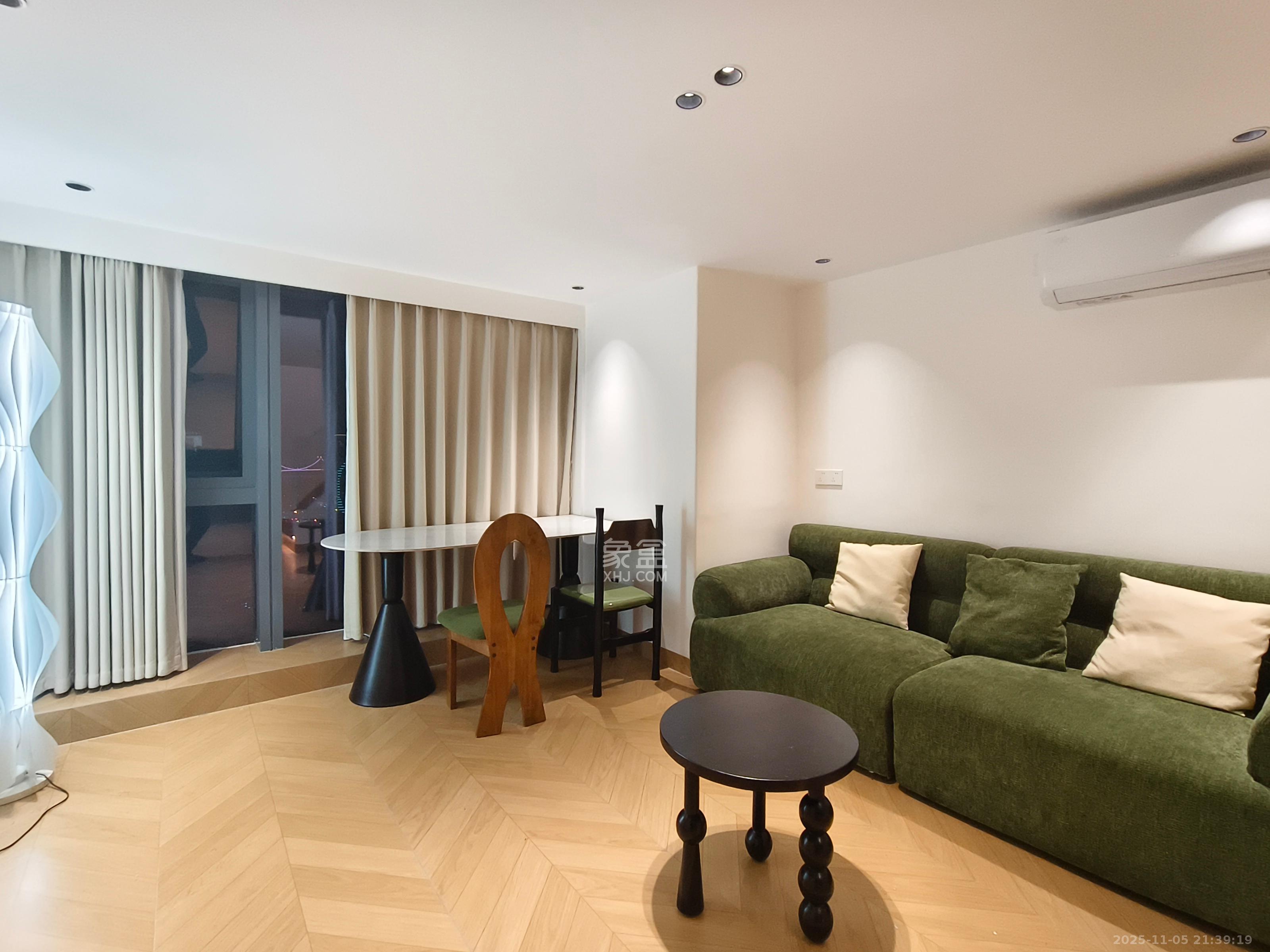 卓越中寰 2室1厅1卫 2800.0元/月 卓越中寰 2室1厅1卫 2800.0元/月室内图