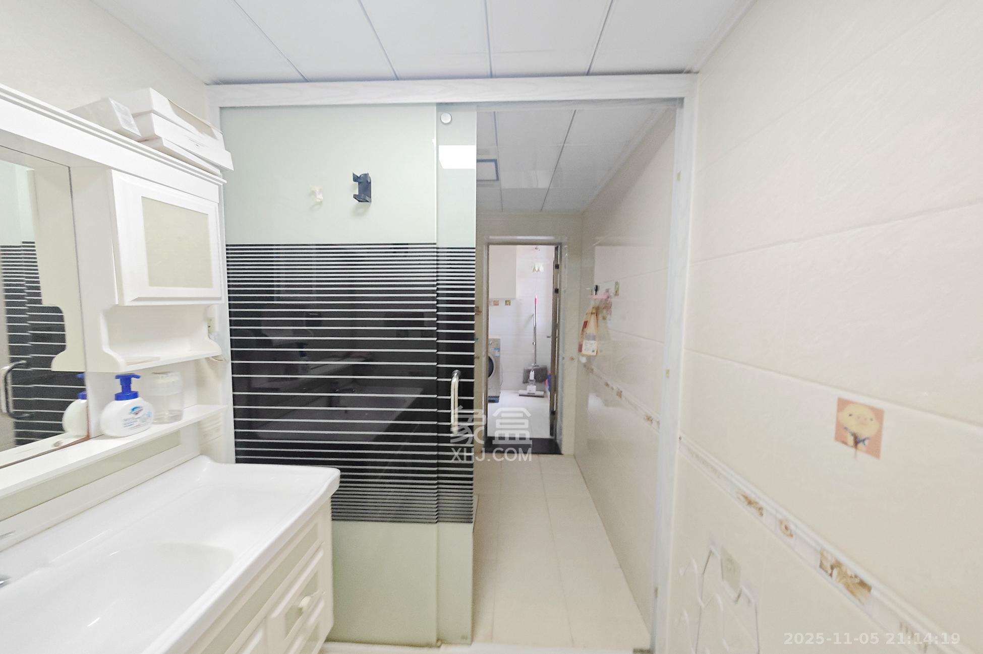 新城新世界一二三期 3室2厅2卫 125.0万 新城新世界一二三期 3室2厅2卫 125.0万其他