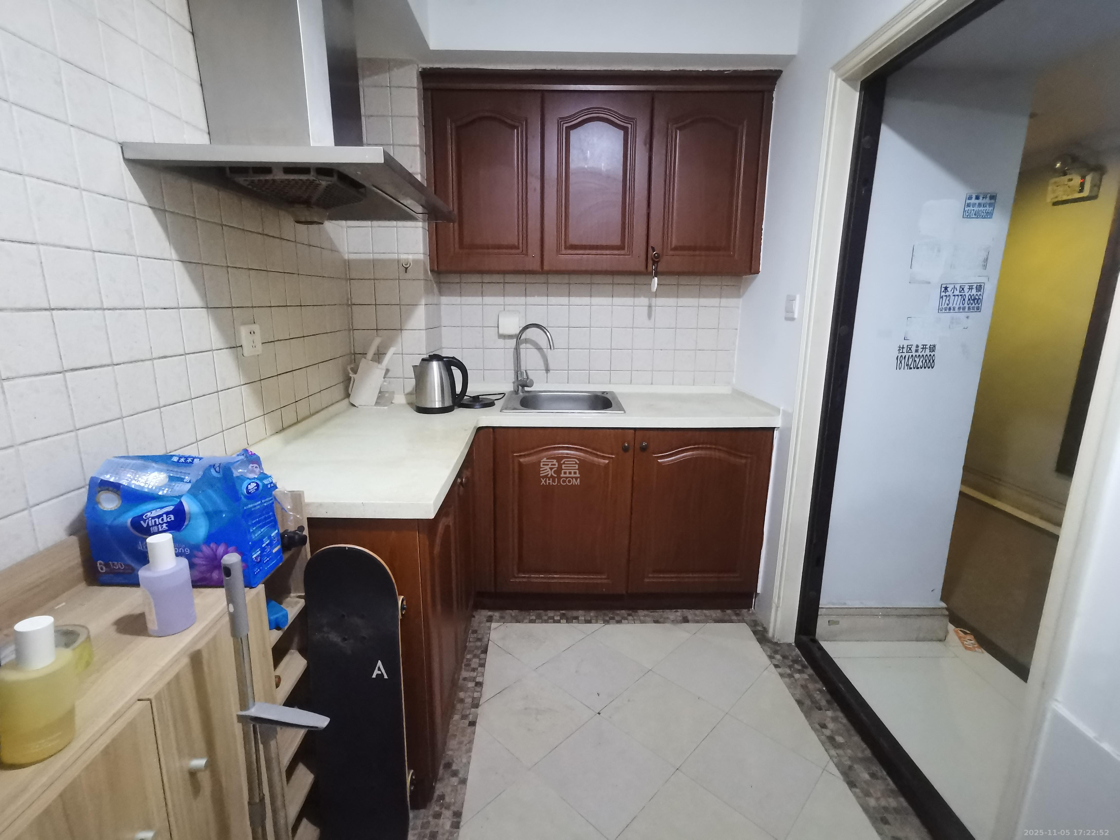 郡原广场  1室1厅1卫    1100.0元/月室内图