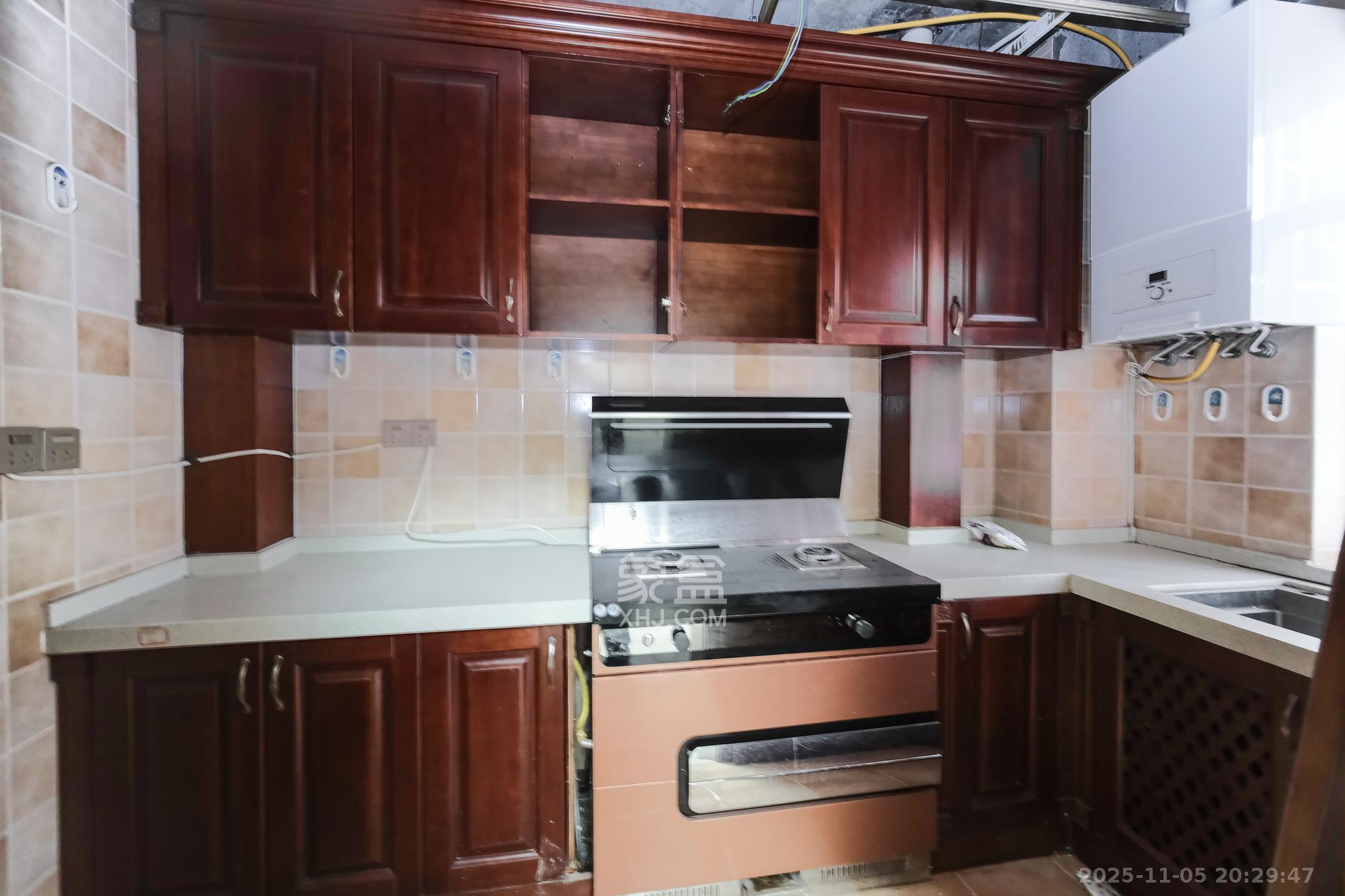 好望谷 3室2厅2卫 62.0万 好望谷 3室2厅2卫 62.0万厨房