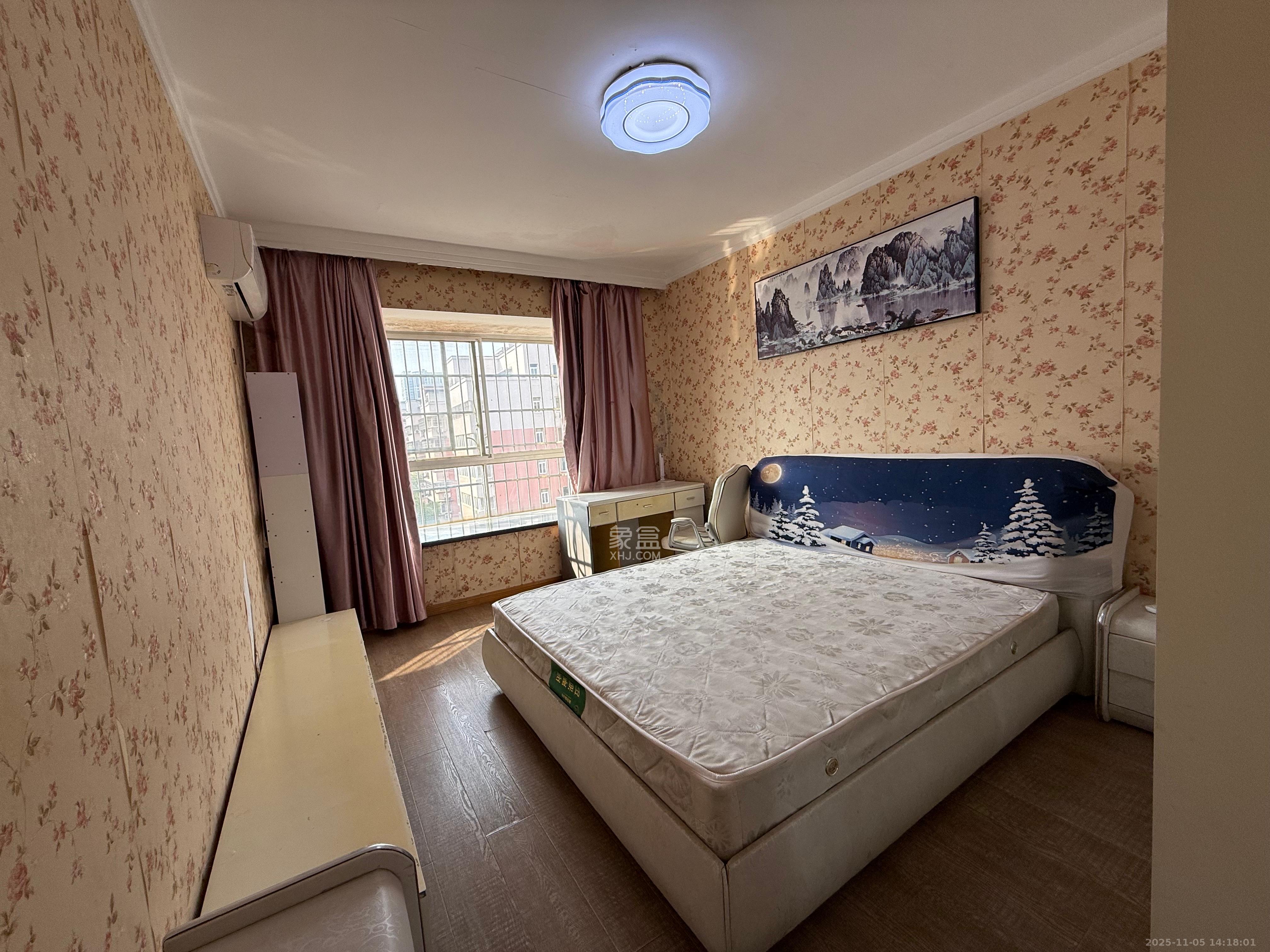 星沙商业步行街  1室2厅1卫    1700.0元/月室内图