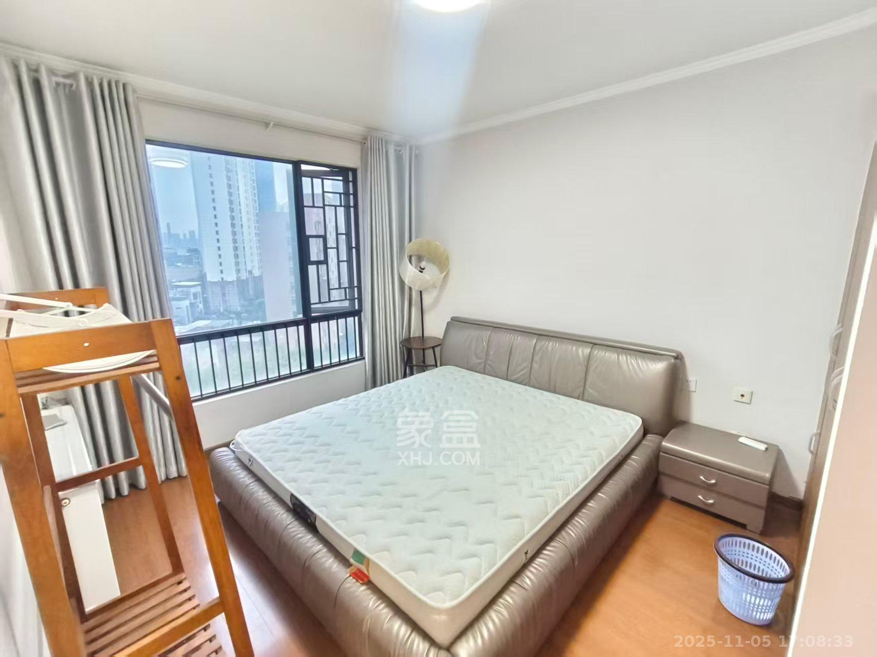 万科城  3室2厅1卫    2500.0元/月室内图