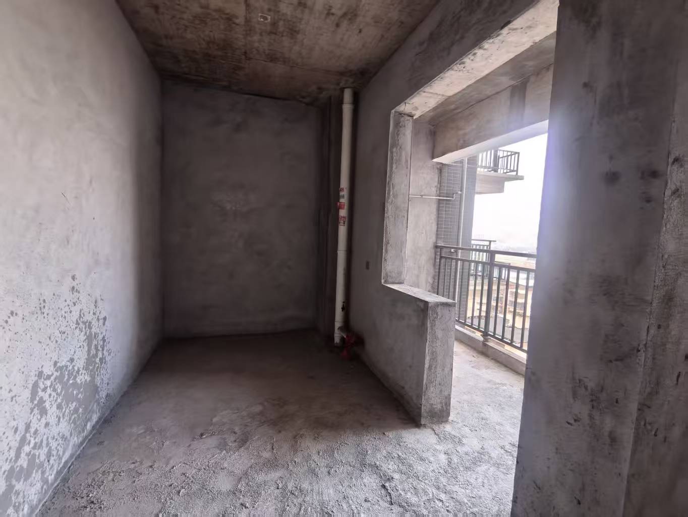 东洲水岸豪庭  4室2厅2卫    50.0万