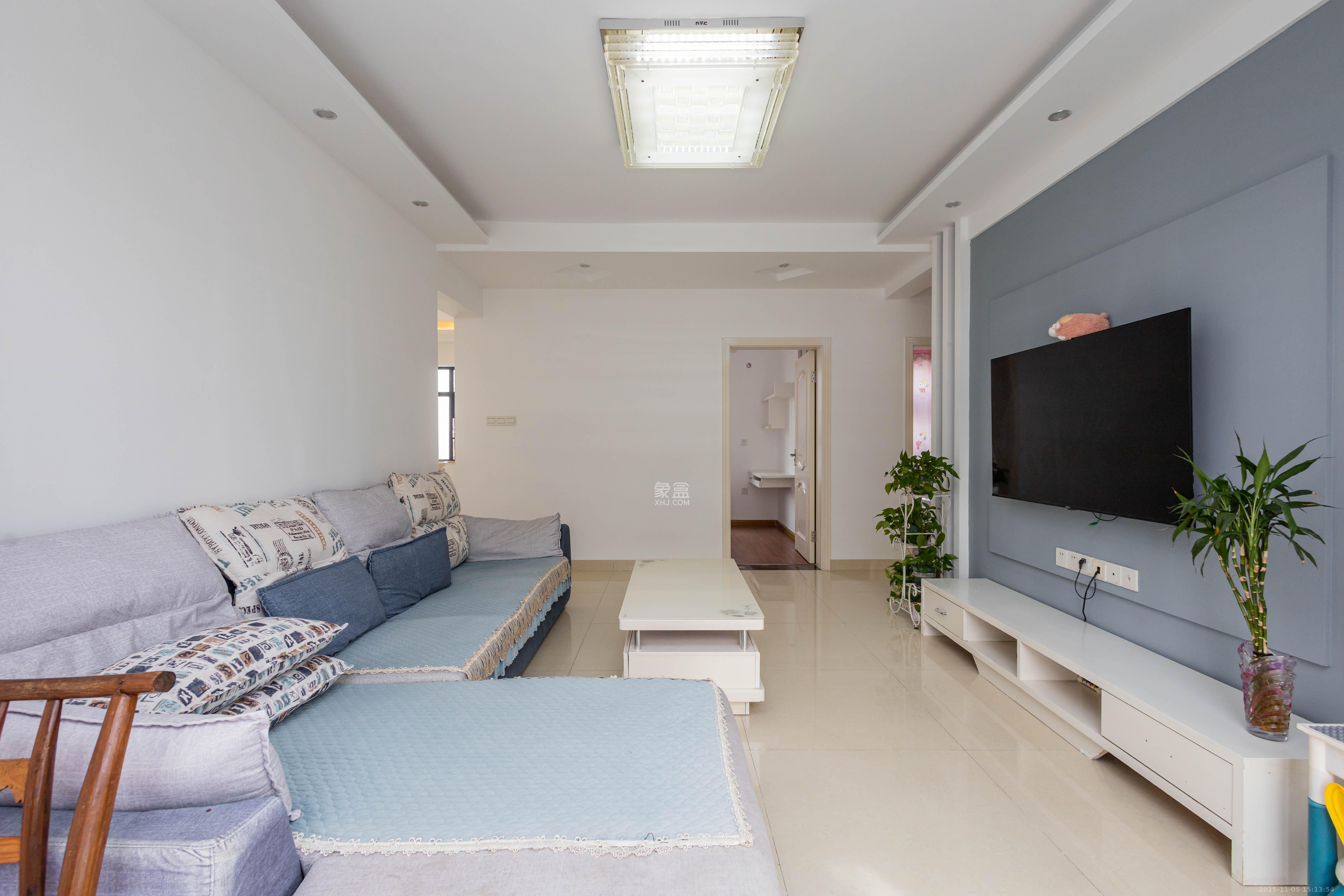 中国铁建国际城二期  3室2厅1卫    65.8万客厅