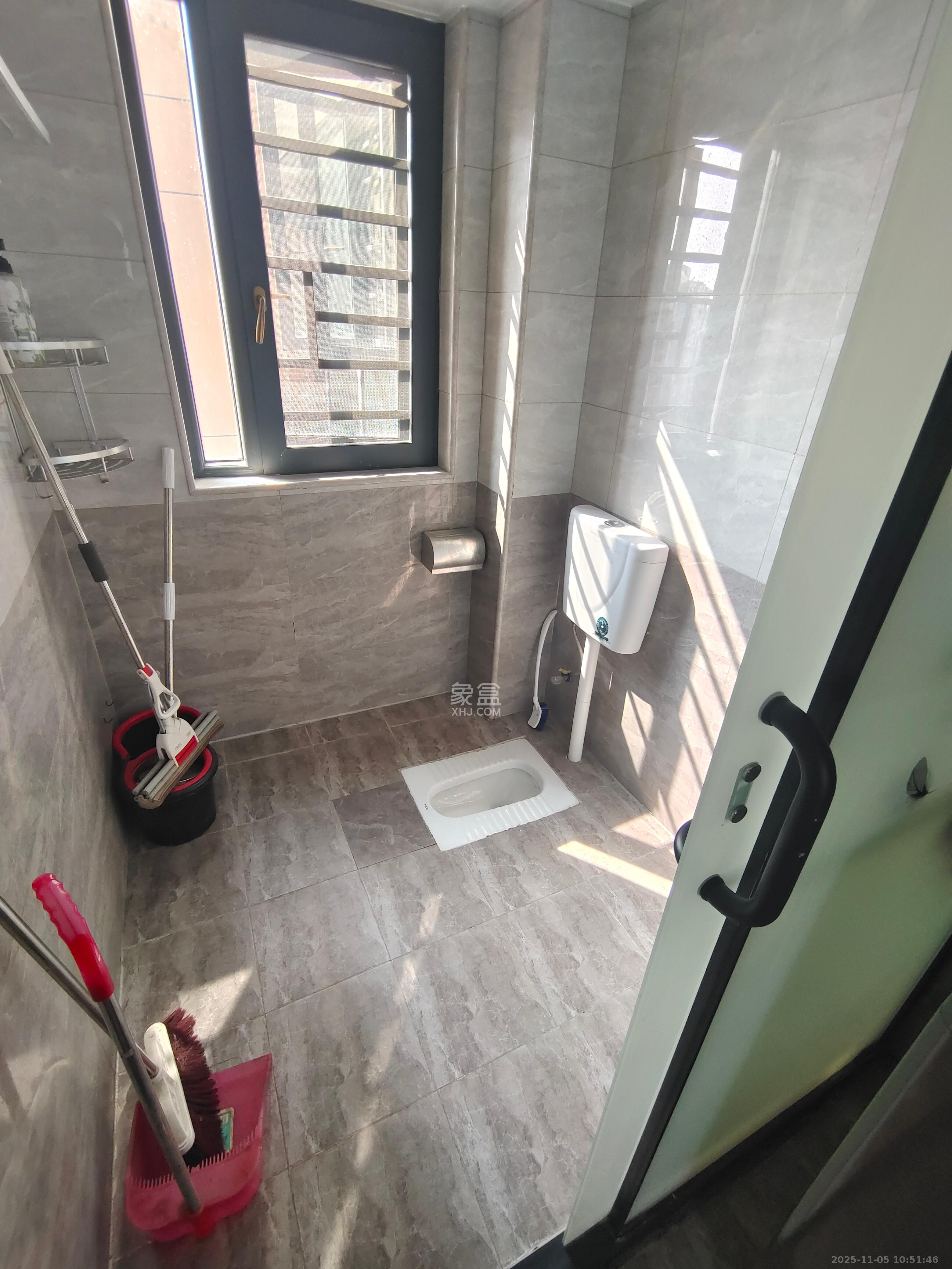 朝正美苑  4室1厅2卫    3500.0元/月室内图