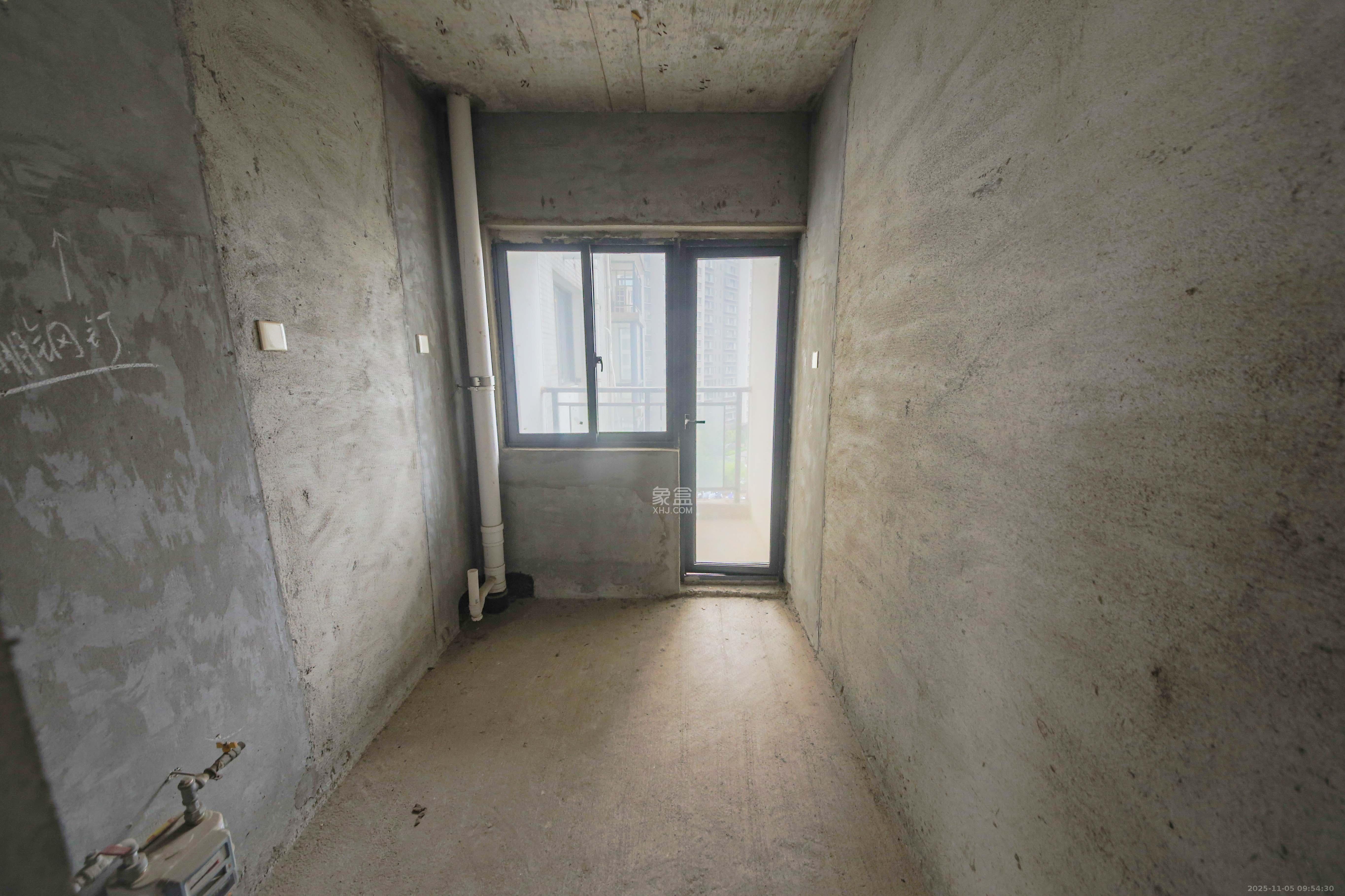 钱隆学府一、二期 3室2厅2卫 89.9万 钱隆学府一、二期 3室2厅2卫 89.9万厨房