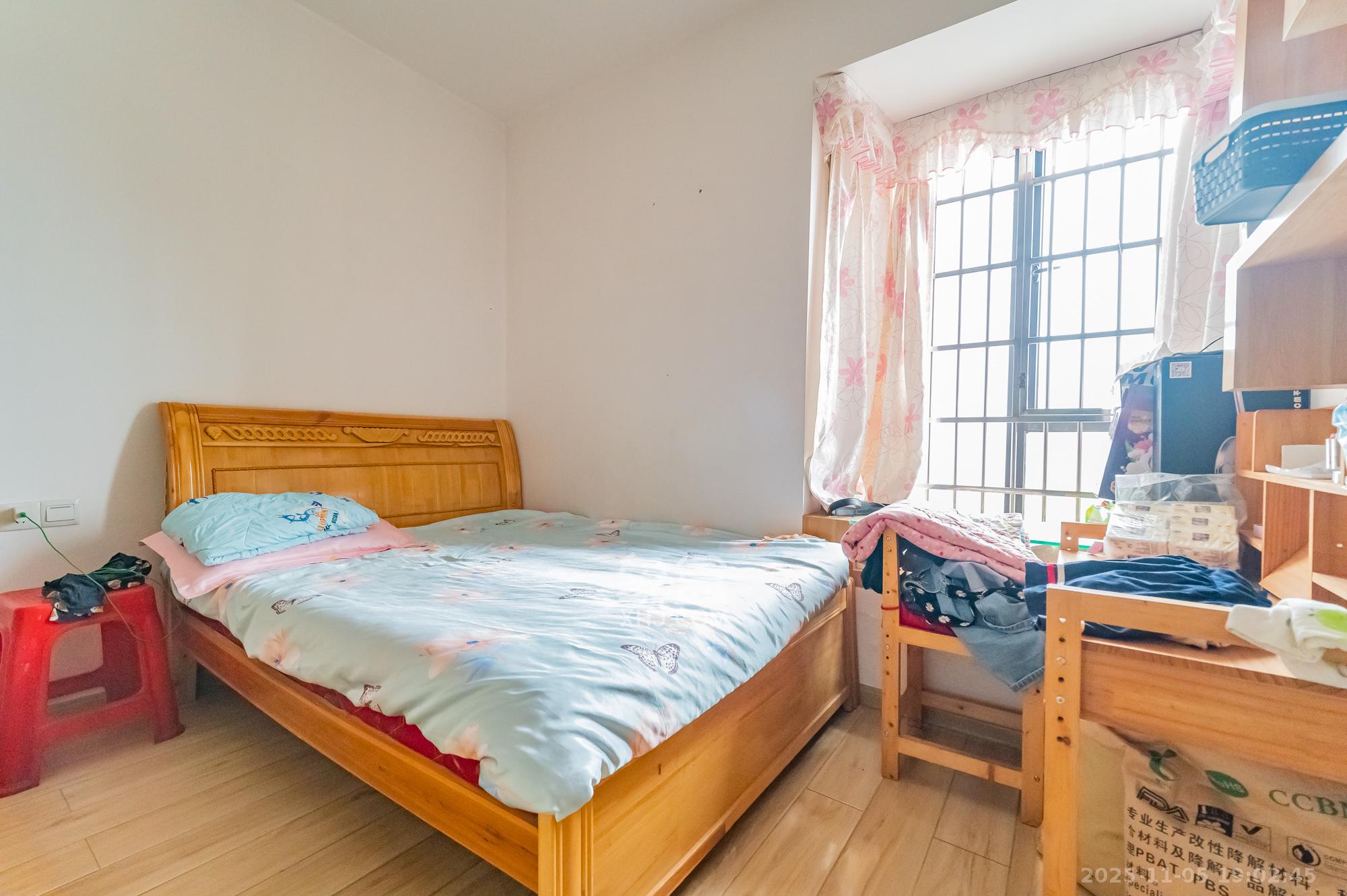 幸福里润城(幸福里二期) 3室2厅1卫 53.8万 幸福里润城(幸福里二期) 3室2厅1卫 53.8万卧室