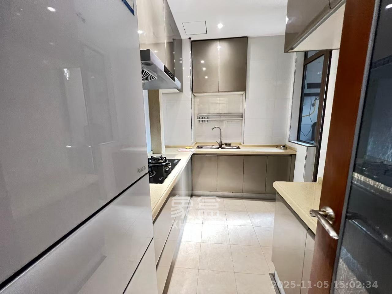 世茂铂翠湾一期  2室2厅1卫    3000.0元/月室内图