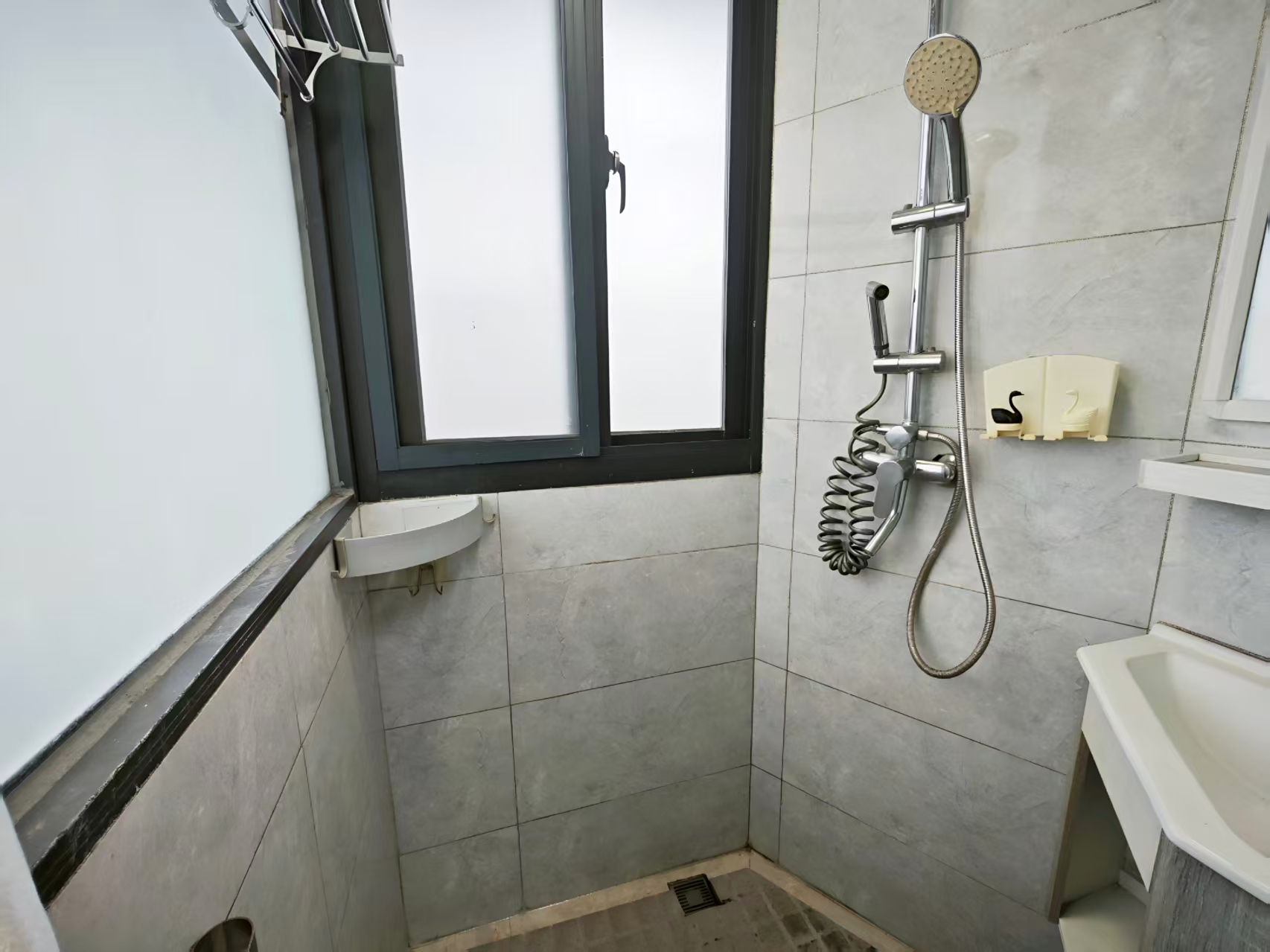 海口广播电视台宿舍（迎宾大道6号）  3室2厅1卫    2500.0元/月室内图