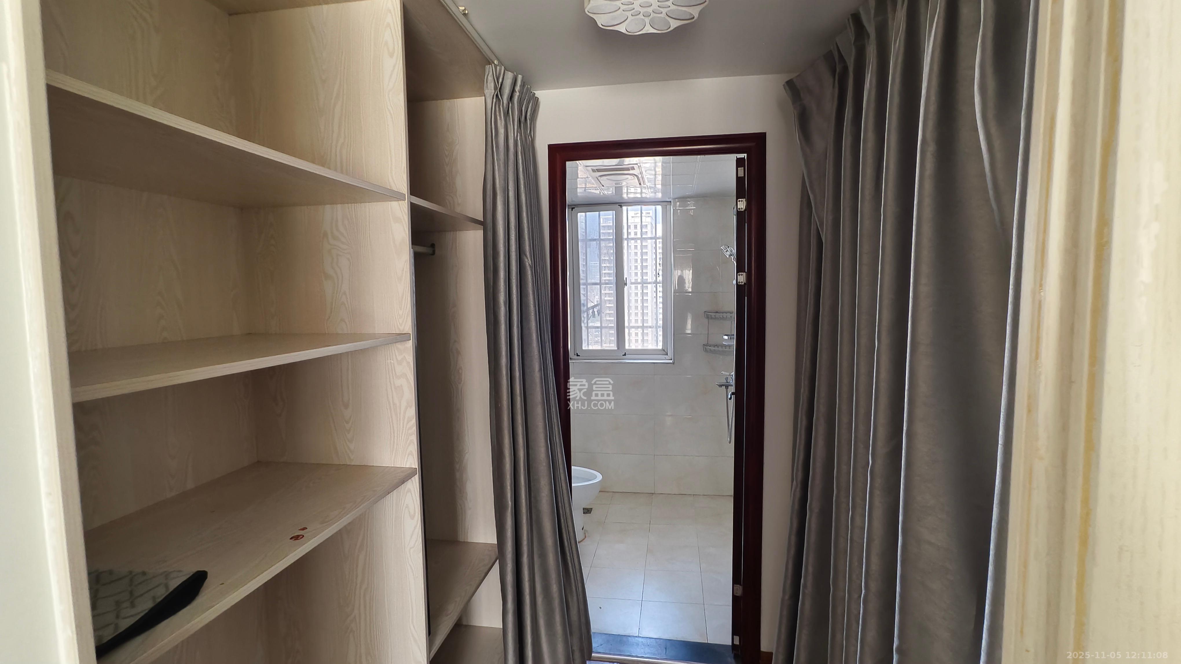 时代星城  3室2厅2卫    2400.0元/月室内图