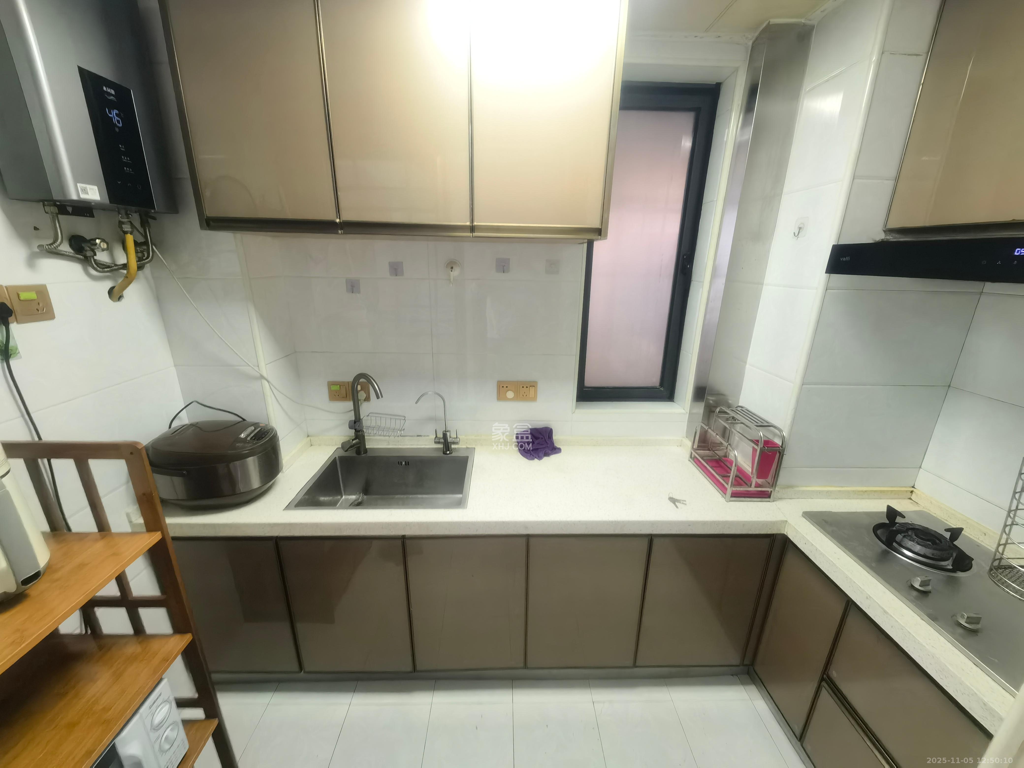 叠彩兰亭  3室2厅2卫    2500.0元/月室内图