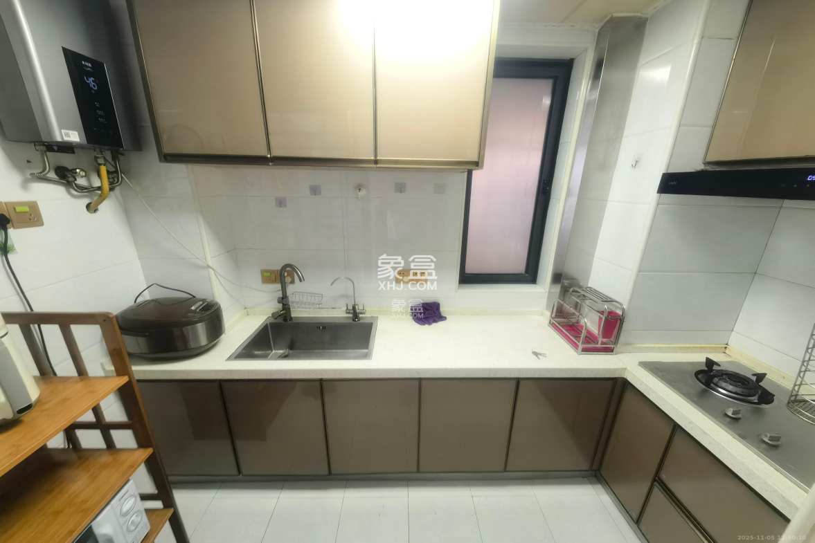 叠彩兰亭 3室2厅2卫 2500.0元/月 叠彩兰亭 3室2厅2卫 2500.0元/月室内图