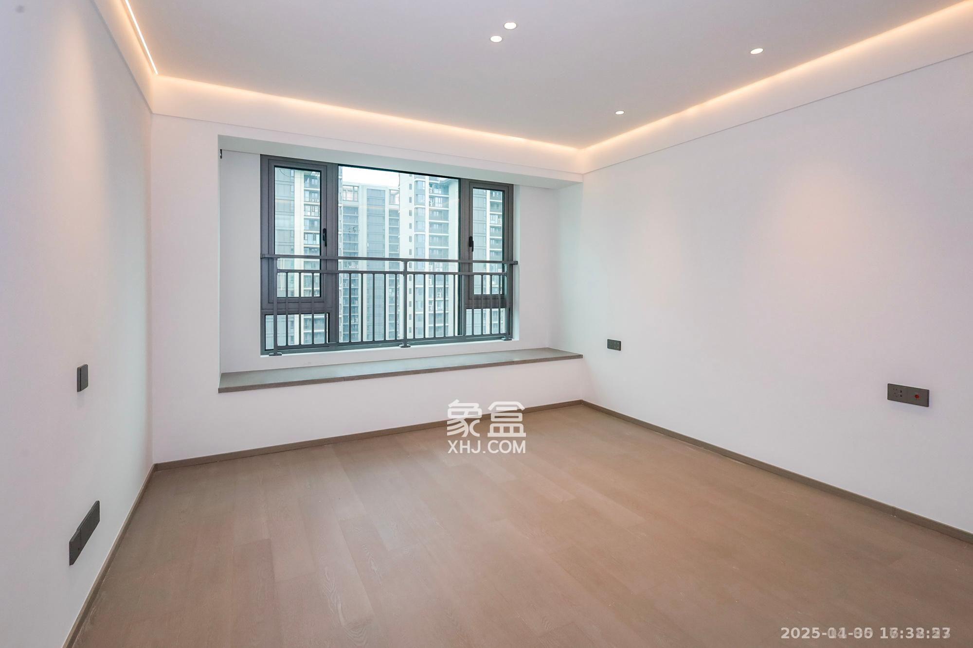 招商蛇口滨江境  4室2厅3卫    14000.0元/月室内图