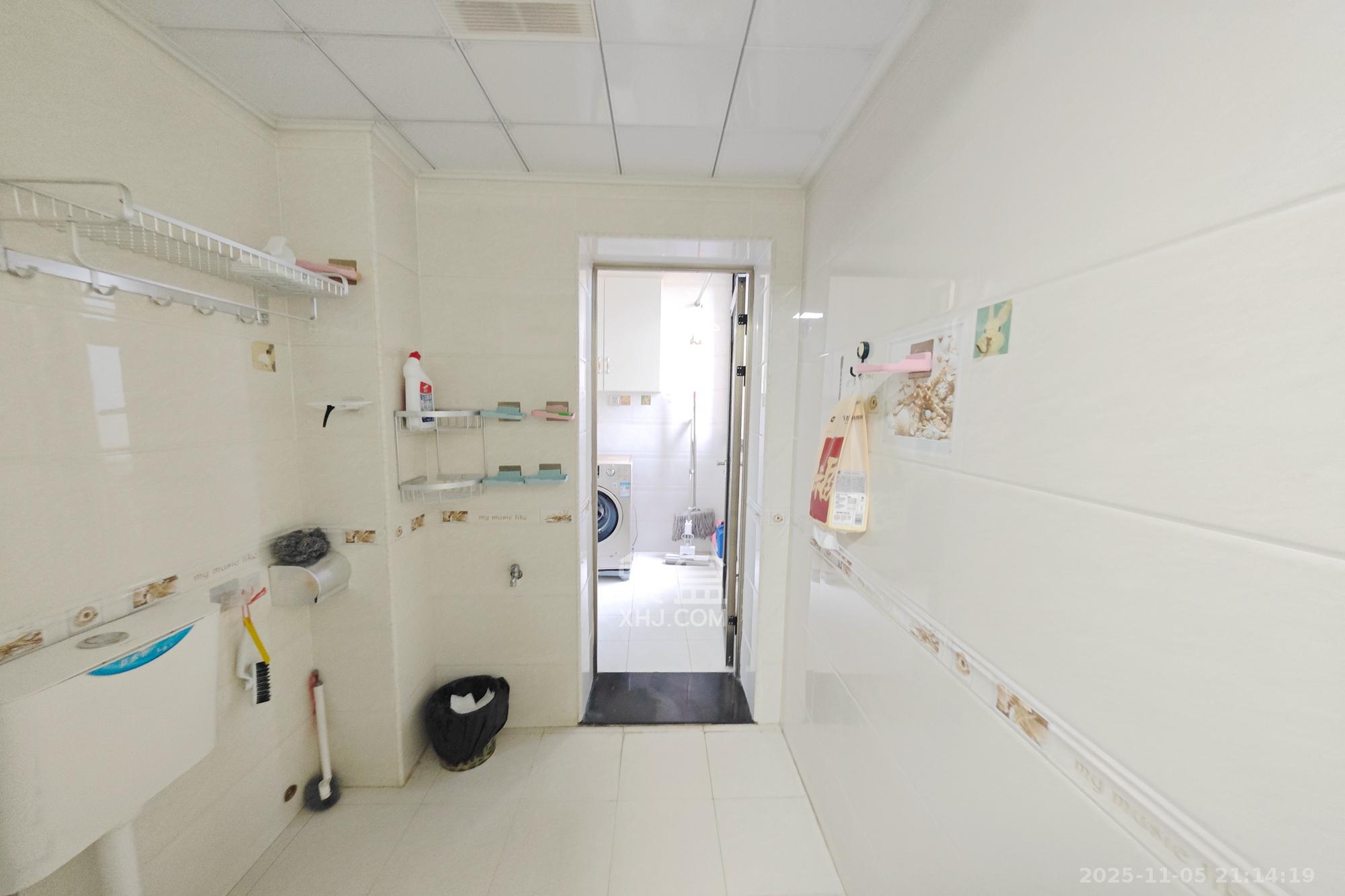 新城新世界一二三期  3室2厅2卫    125.0万其他