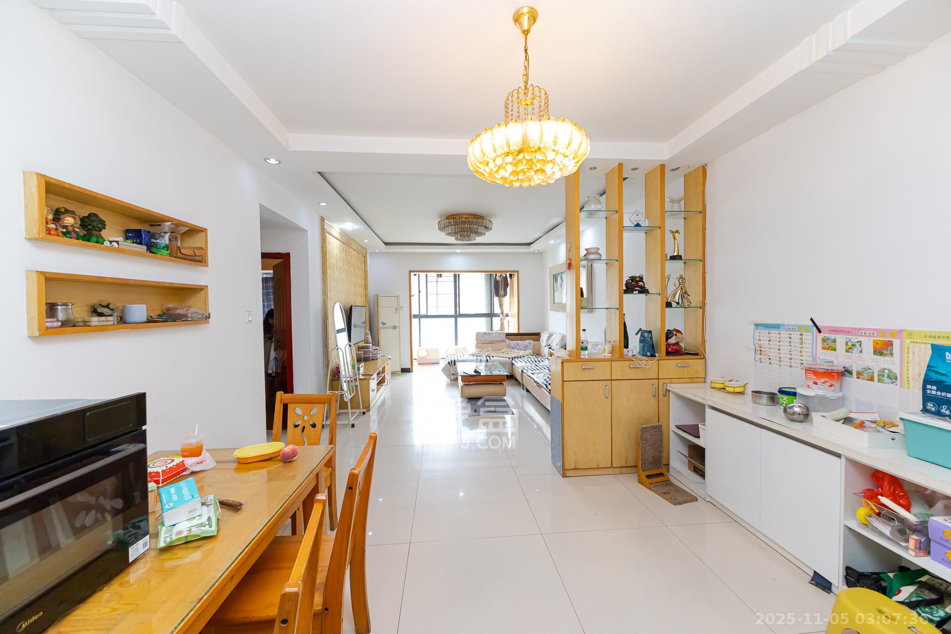 双盈卧龙湾 2室2厅1卫 52.8万 双盈卧龙湾 2室2厅1卫 52.8万客厅