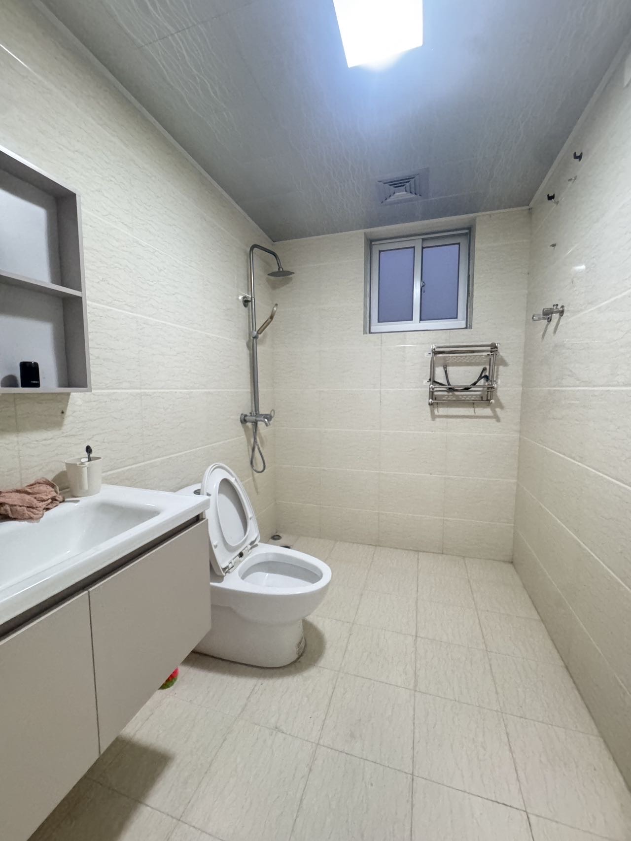 和谐家园(锦和广场) 6室3厅4卫 318.0万 和谐家园(锦和广场) 6室3厅4卫 318.0万客厅