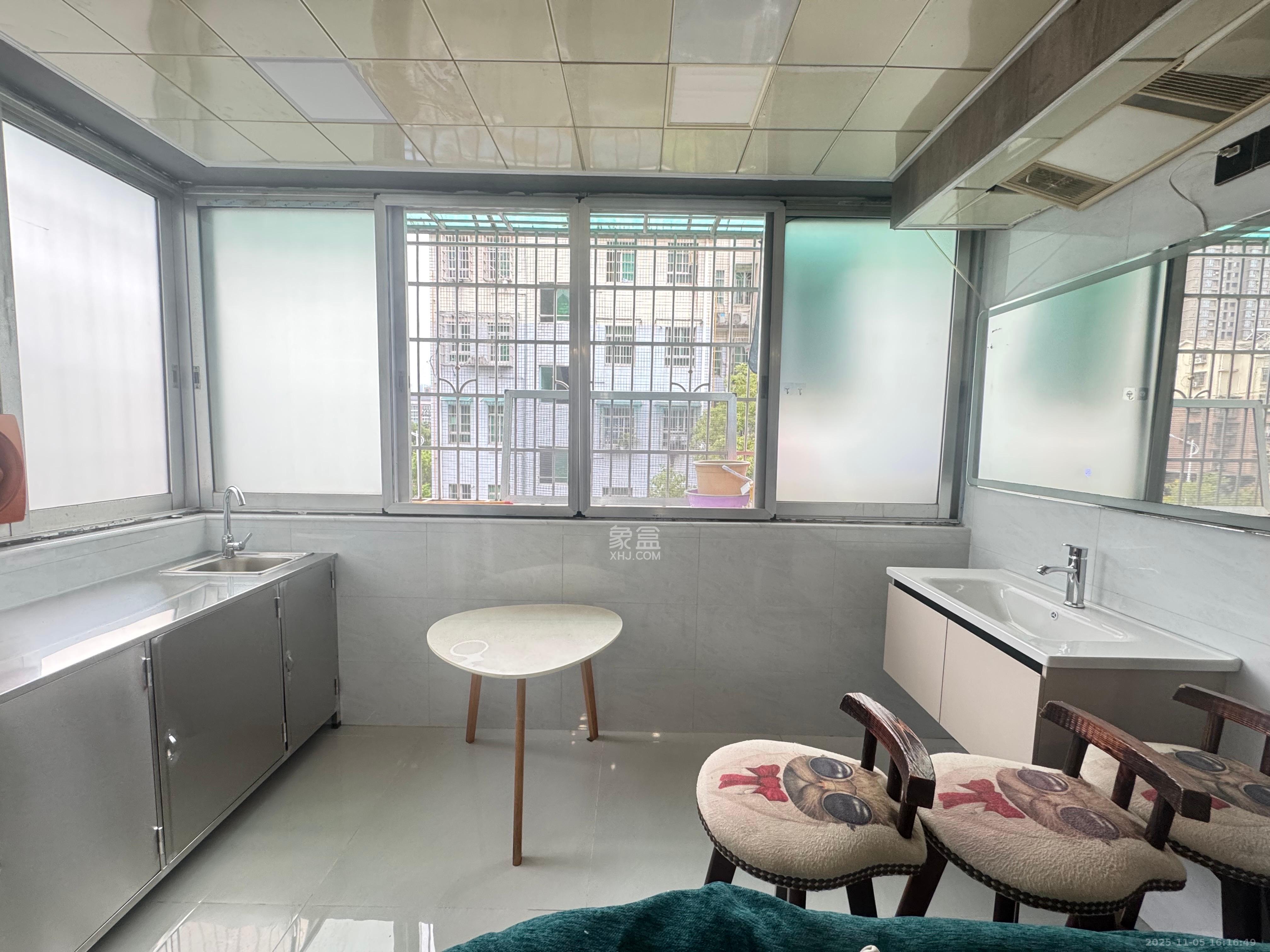 扬帆小区 1室1厅1卫 1900.0元/月 扬帆小区 1室1厅1卫 1900.0元/月室内图