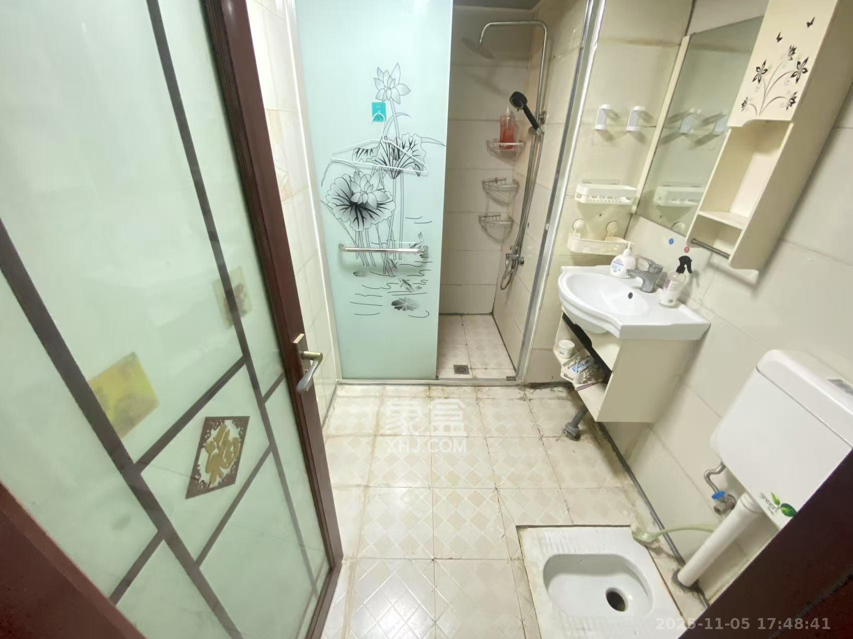 钱隆樽品(一、二、三期)  2室2厅1卫    2000.0元/月室内图