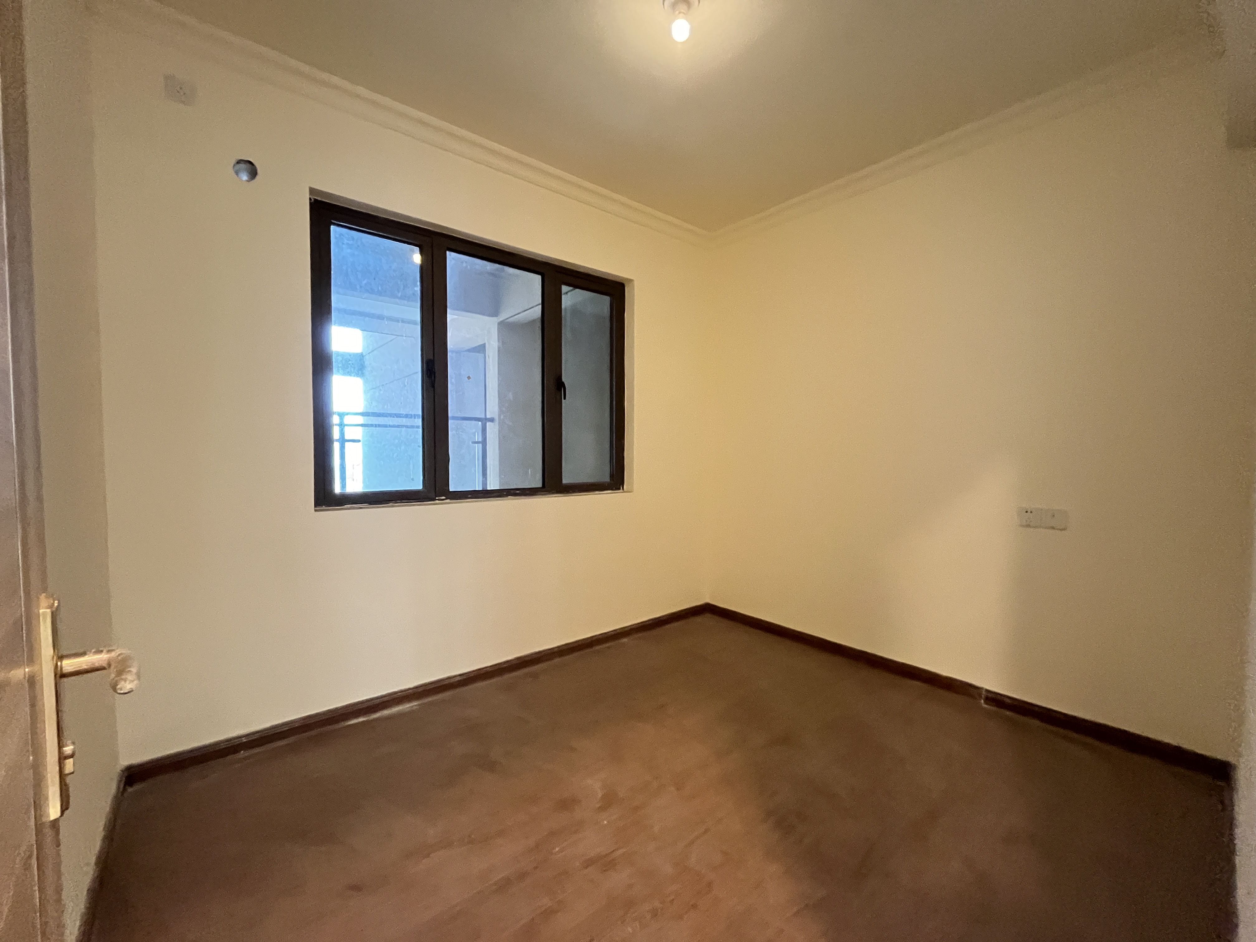 华耀碧桂园十里江湾誉峯 3室2厅2卫 63.8万 华耀碧桂园十里江湾誉峯 3室2厅2卫 63.8万客厅