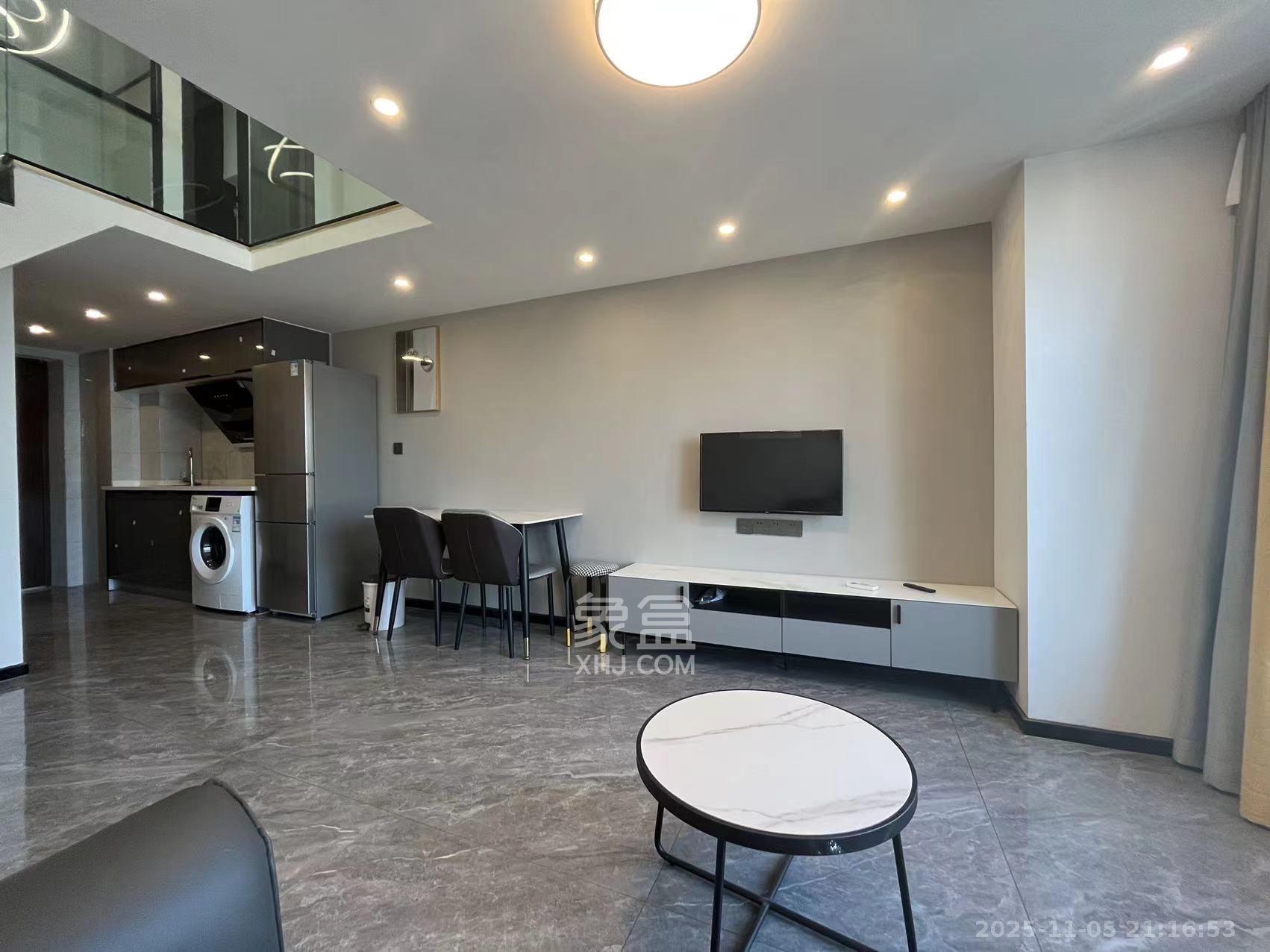 梅溪湖金茂湾  2室2厅1卫    2100.0元/月室内图