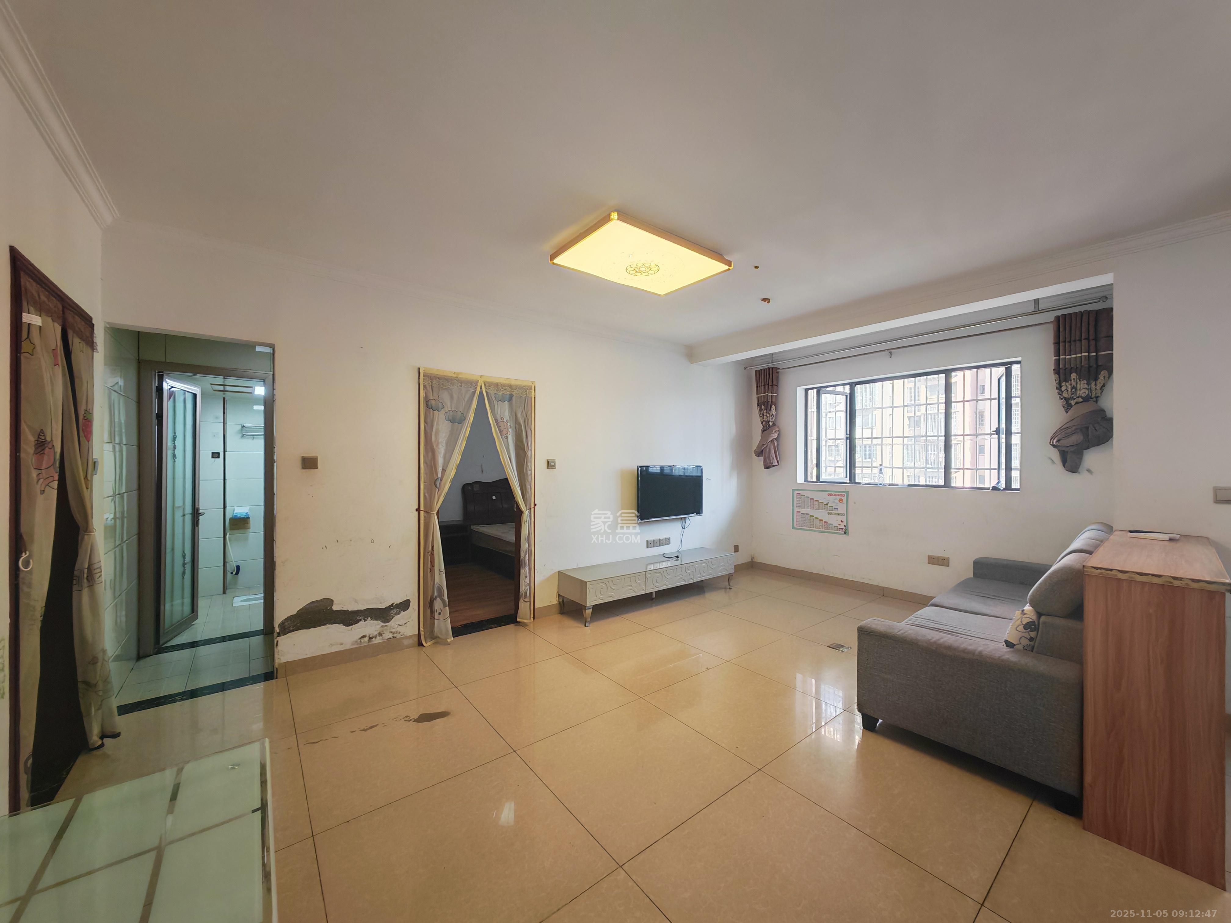 东岸梅园小区 2室2厅1卫 2000.0元/月 东岸梅园小区 2室2厅1卫 2000.0元/月室内图