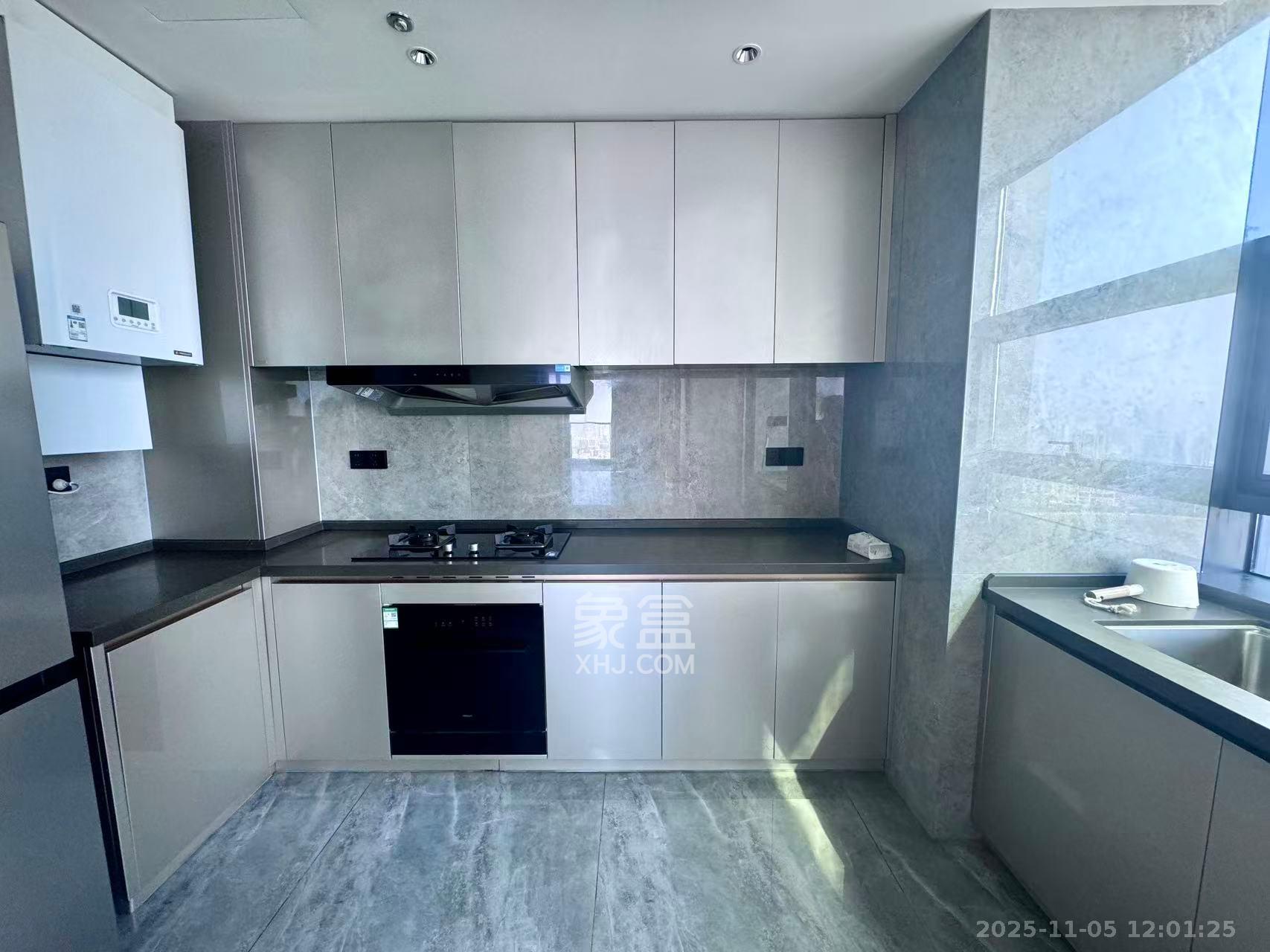 运达中央广场三期  4室2厅3卫    13000.0元/月室内图