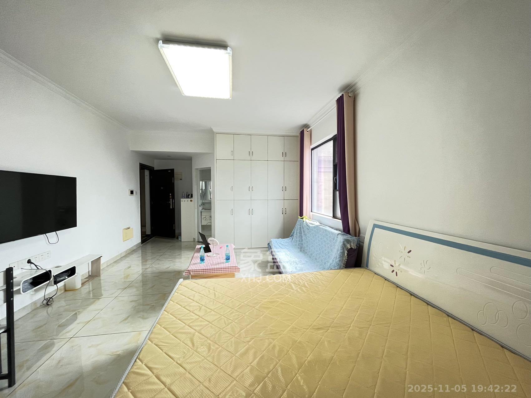 中南红领邦（红星嘉和苑）  1室1厅1卫    1600.0元/月