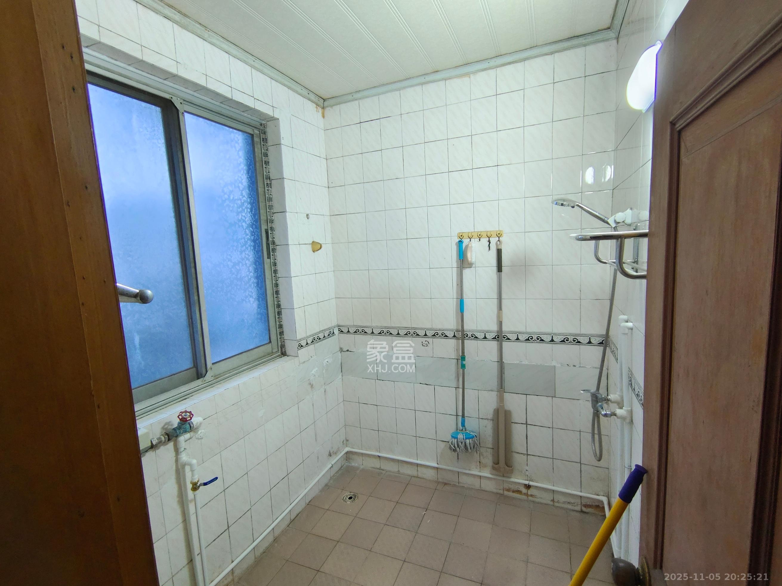 教育电视台宿舍  2室1厅1卫    1300.0元/月室内图