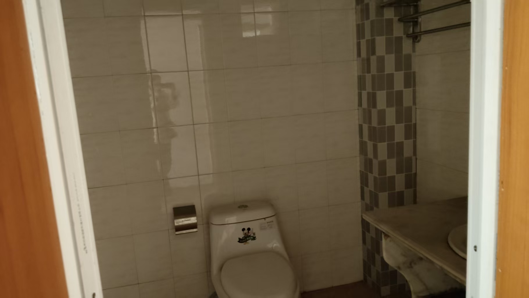 针织新村小区（内衣厂家属楼）  3室2厅2卫    1000.0元/月室内图