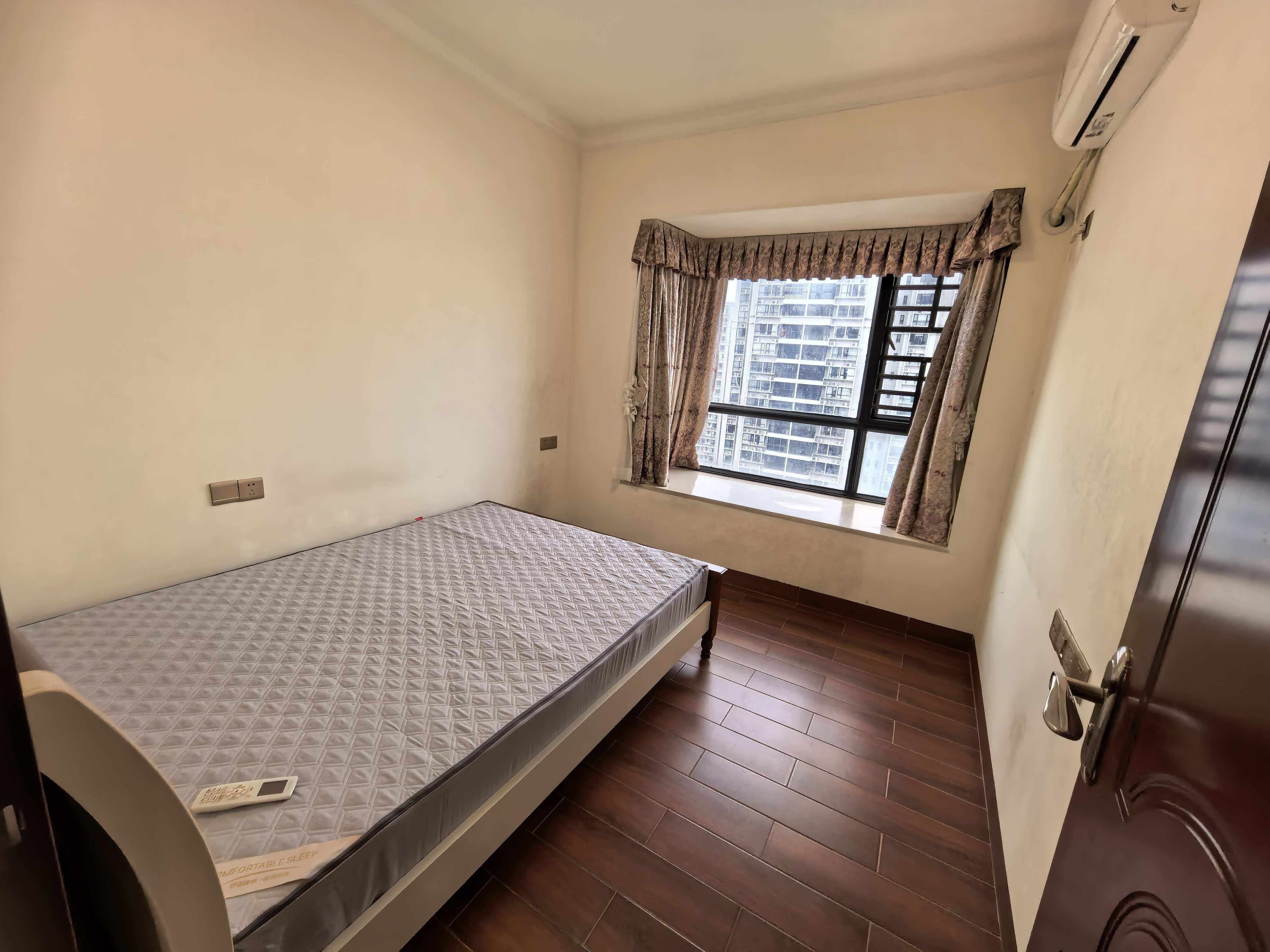 盛达景都三期 3室2厅2卫 3500.0元/月 盛达景都三期 3室2厅2卫 3500.0元/月室内图