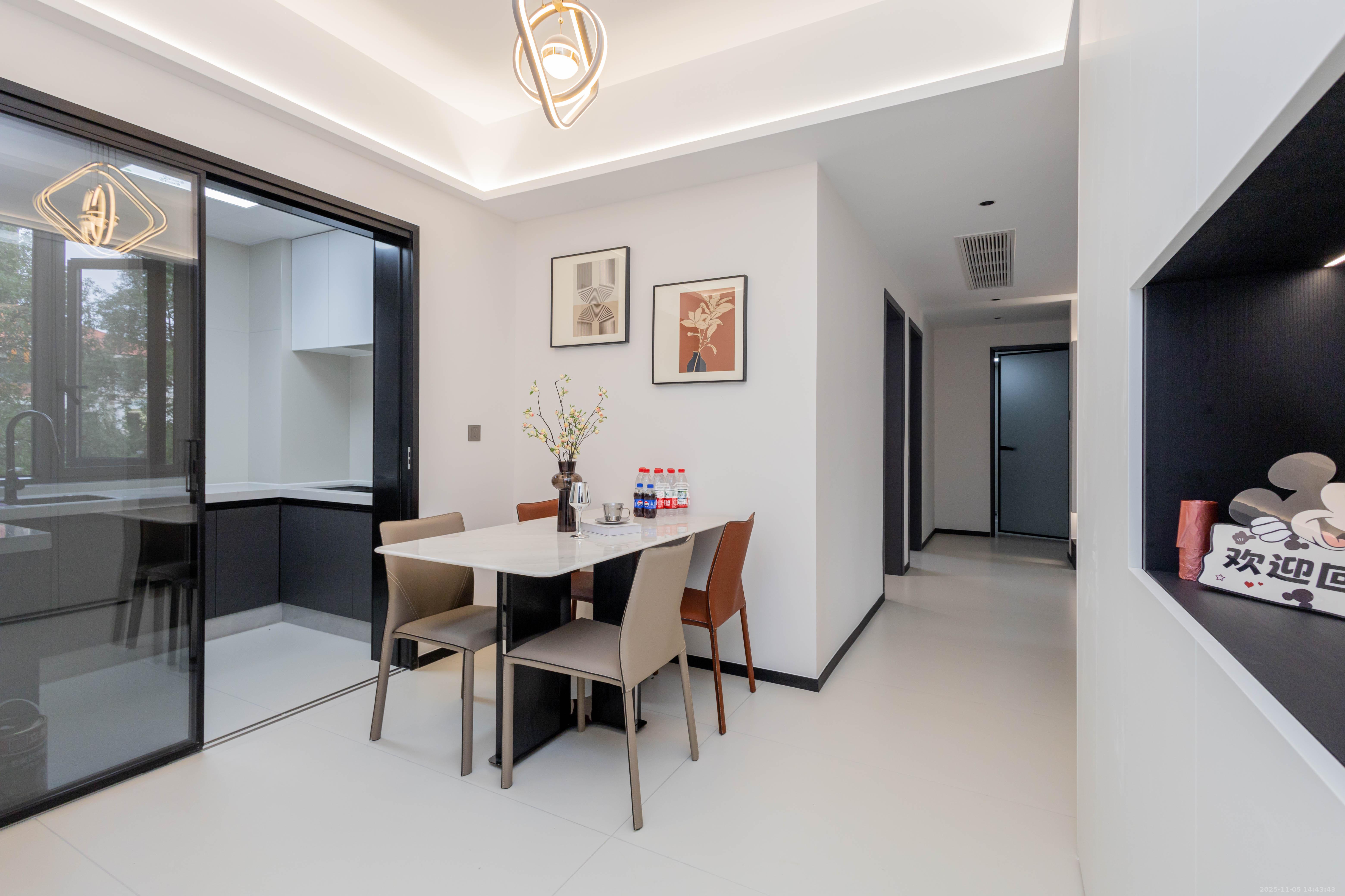 紫御江山  1室0厅0卫    92.8万客厅