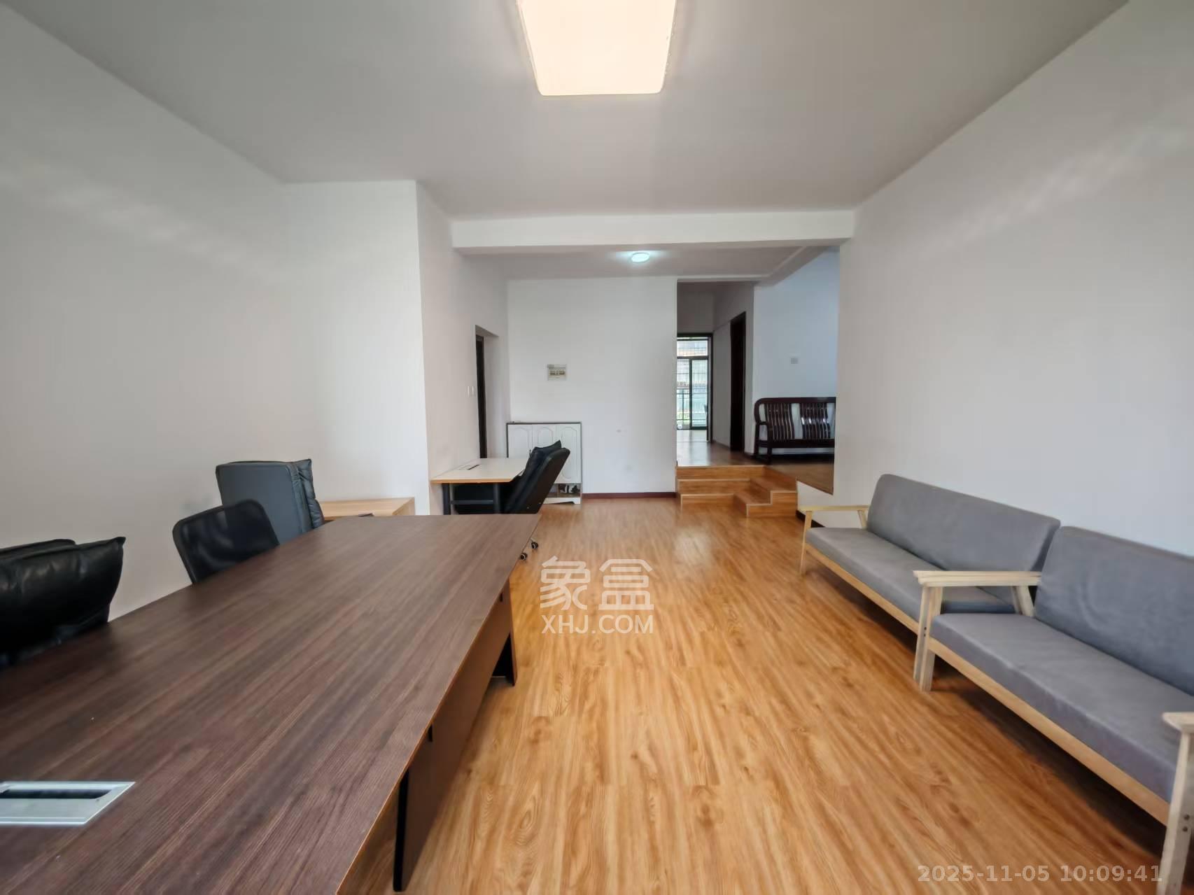 恒盛世家 3室2厅2卫 2300.0元/月 恒盛世家 3室2厅2卫 2300.0元/月室内图