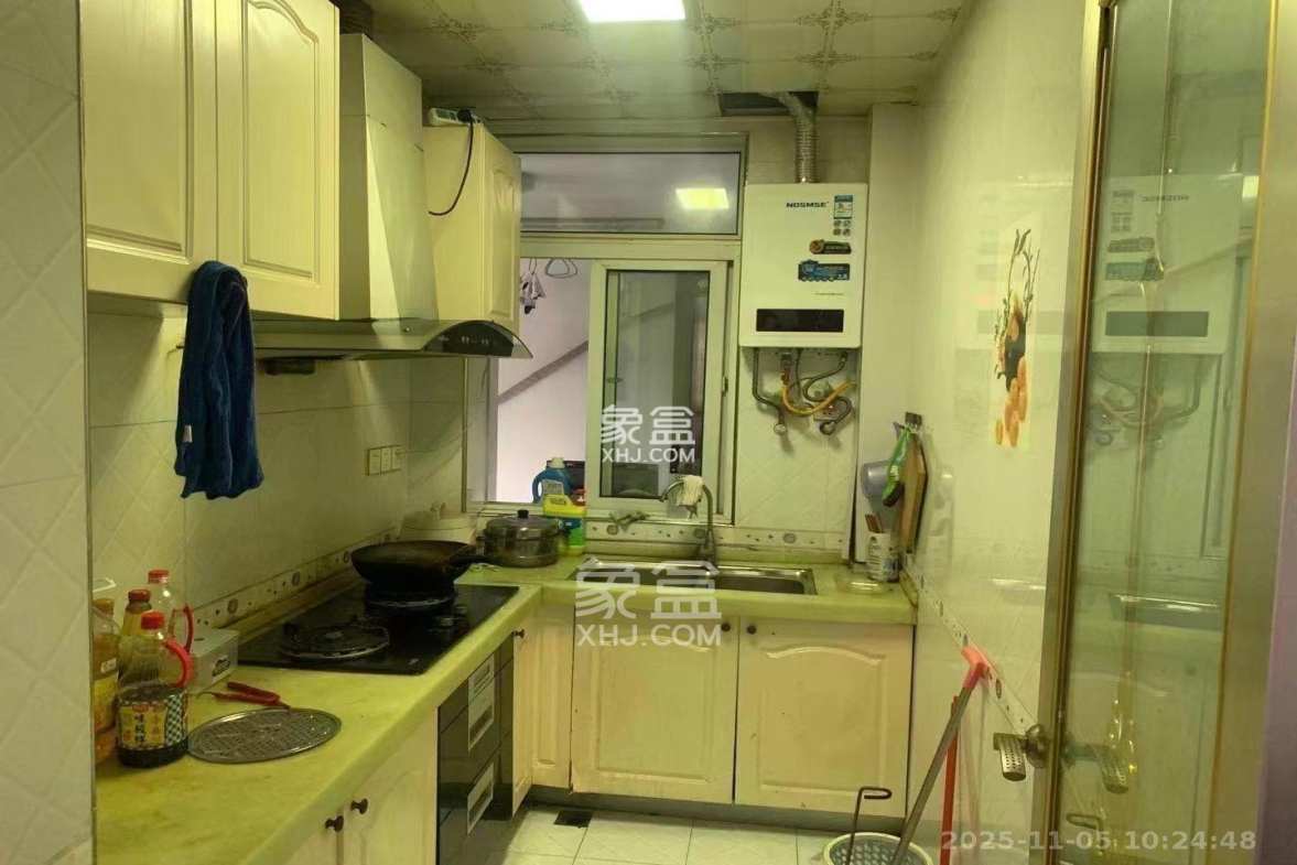 汇都公寓 3室2厅1卫 2600.0元/月 汇都公寓 3室2厅1卫 2600.0元/月室内图