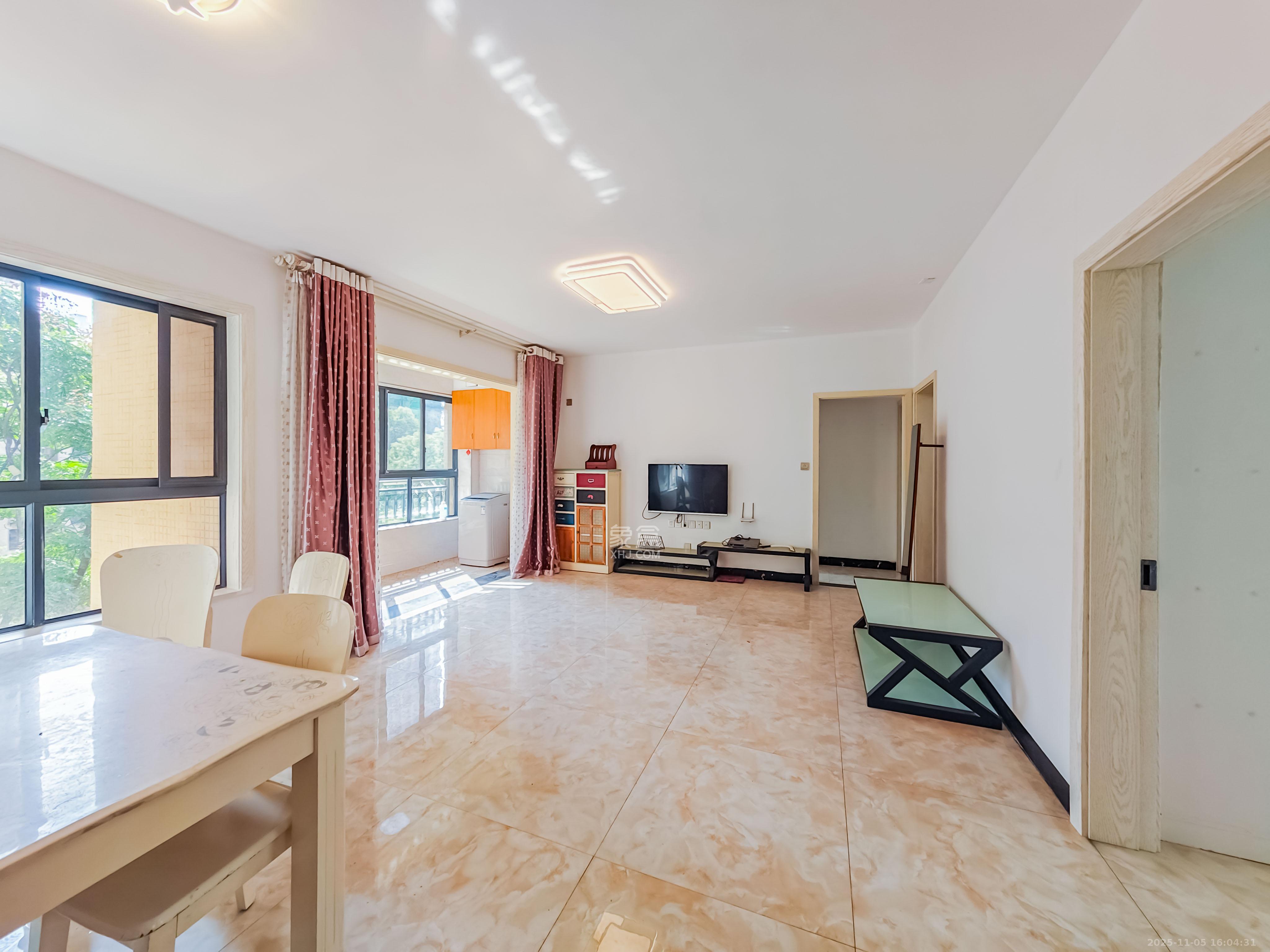 香樟兰亭（朗峰苑）  3室2厅1卫    78.0万客厅