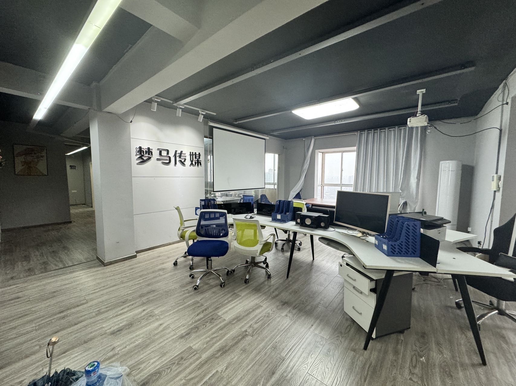 仁济新村 5室2厅2卫 3200.0元/月 仁济新村 5室2厅2卫 3200.0元/月室内图