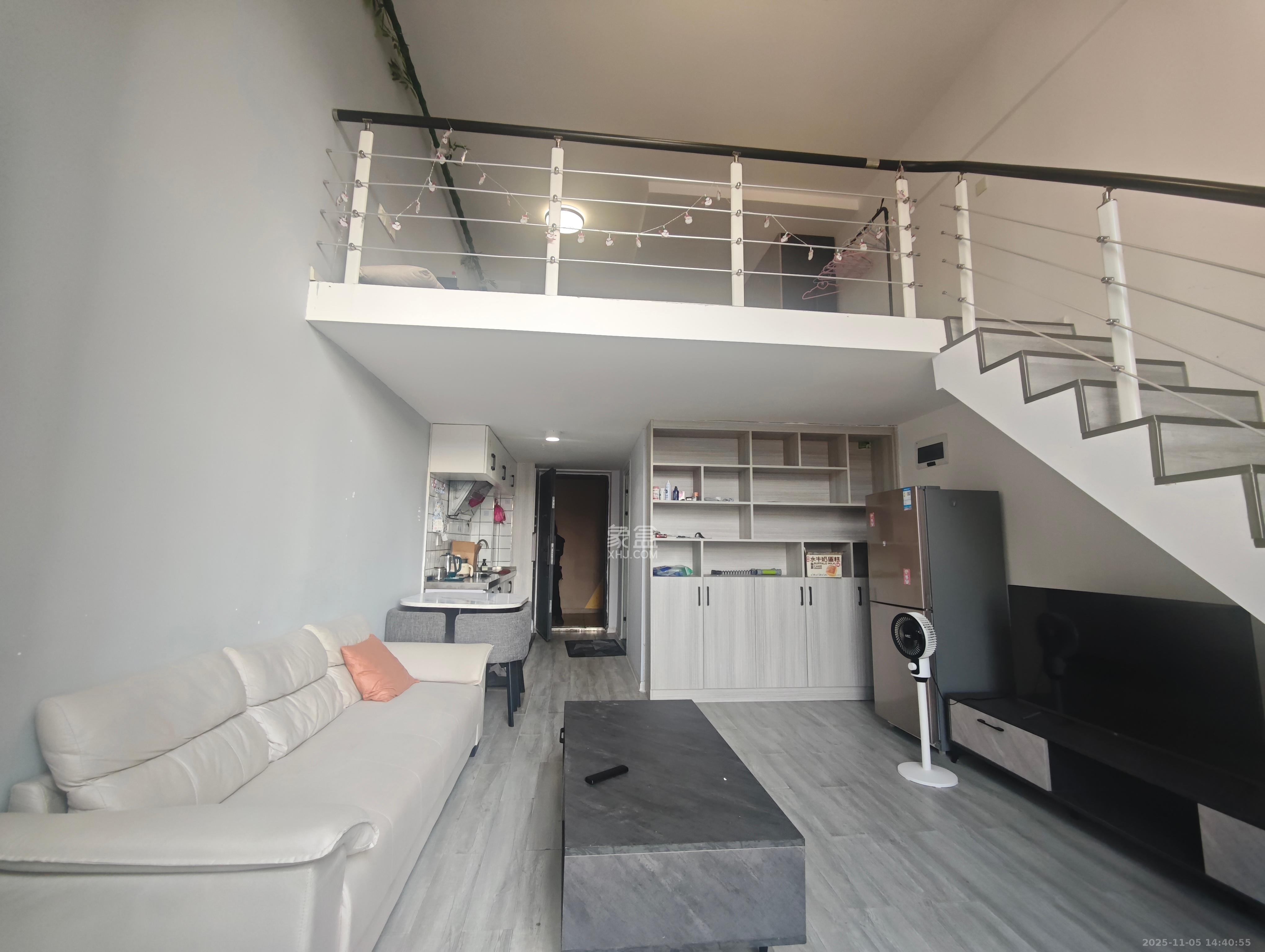 芙蓉万国城MOMA（卓越汇富苑）  1室0厅0卫    1500.0元/月