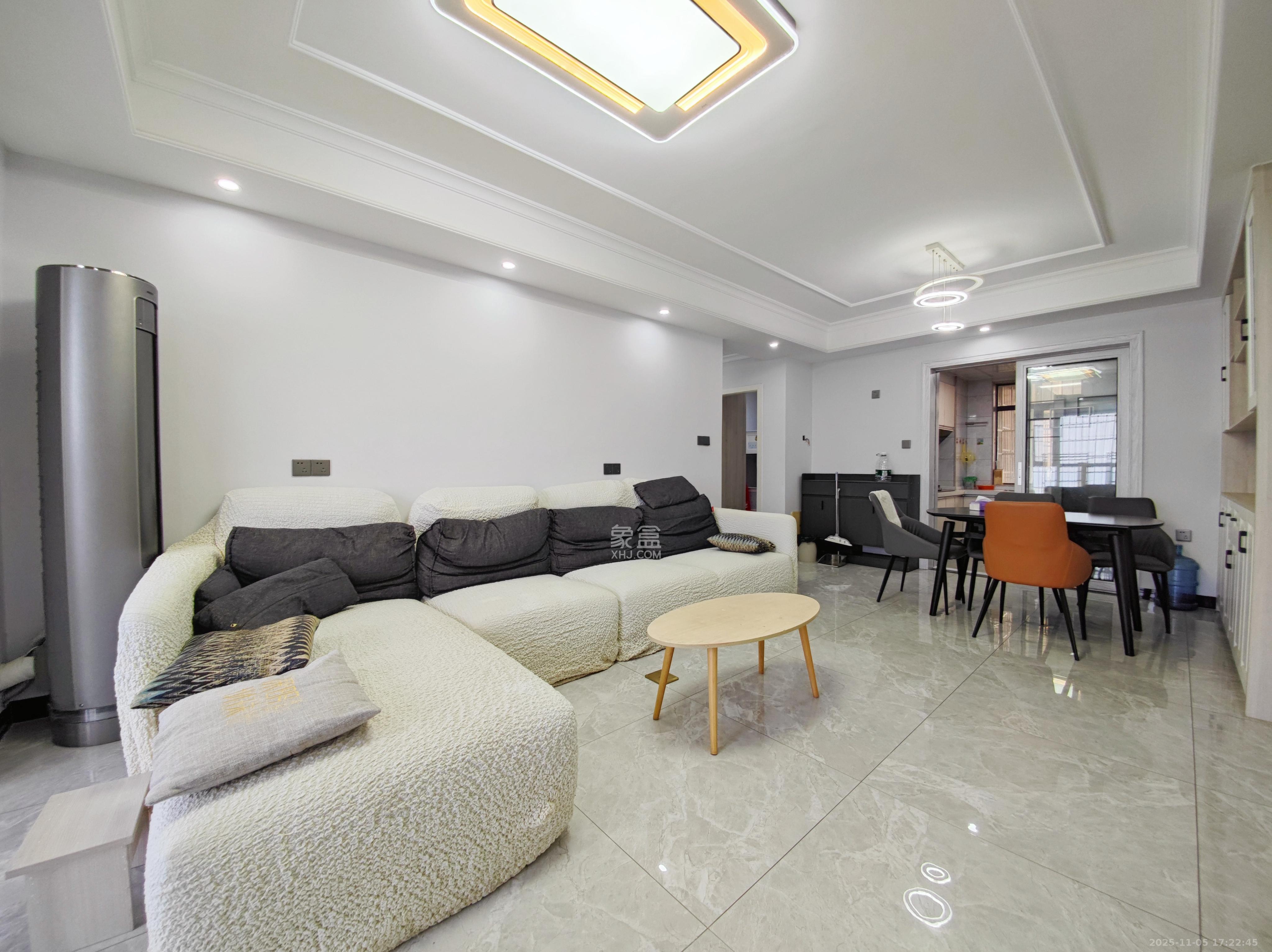 悦湖山  3室2厅2卫    3000.0元/月室内图